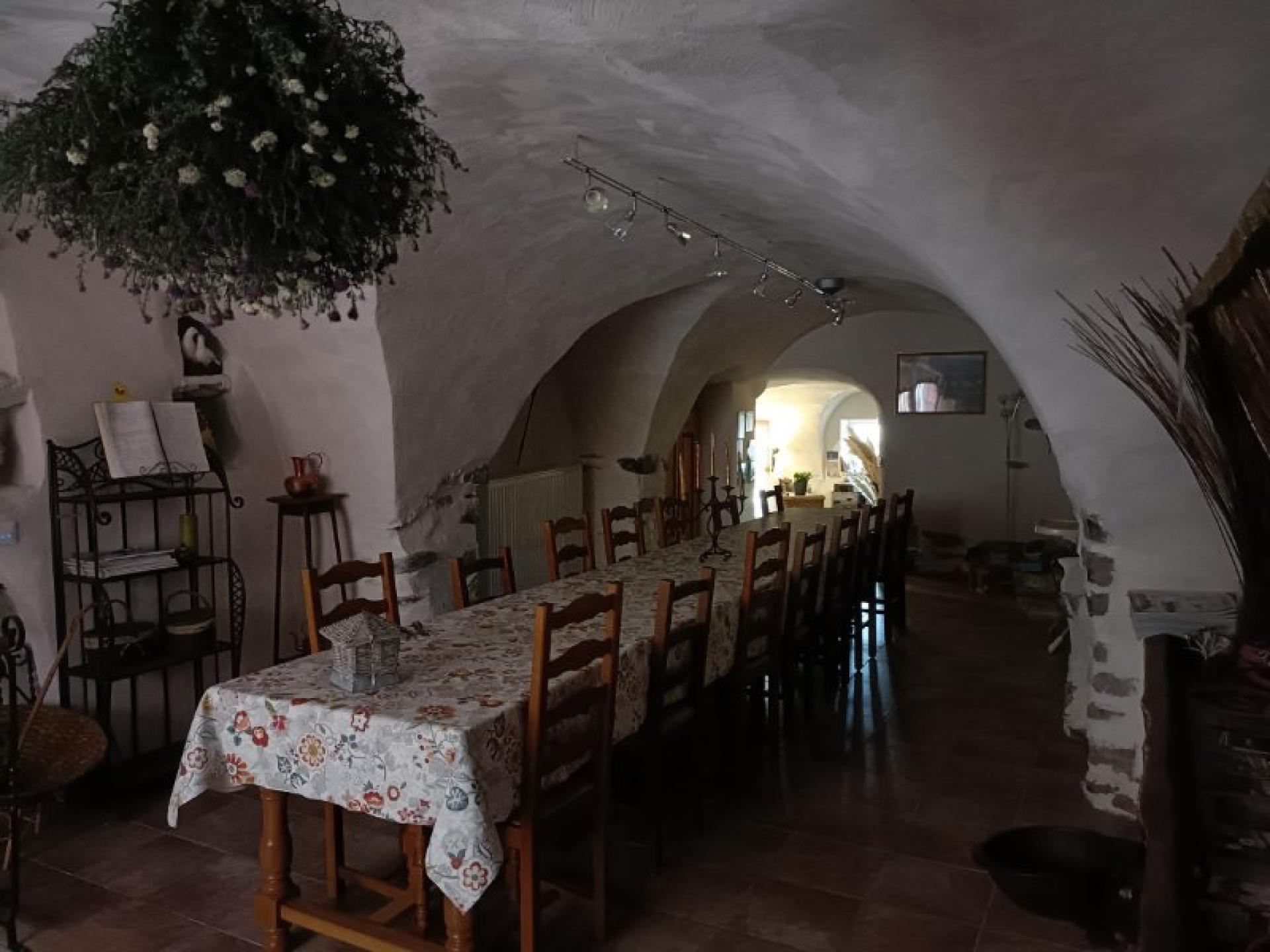 Photo 6 of the listing.