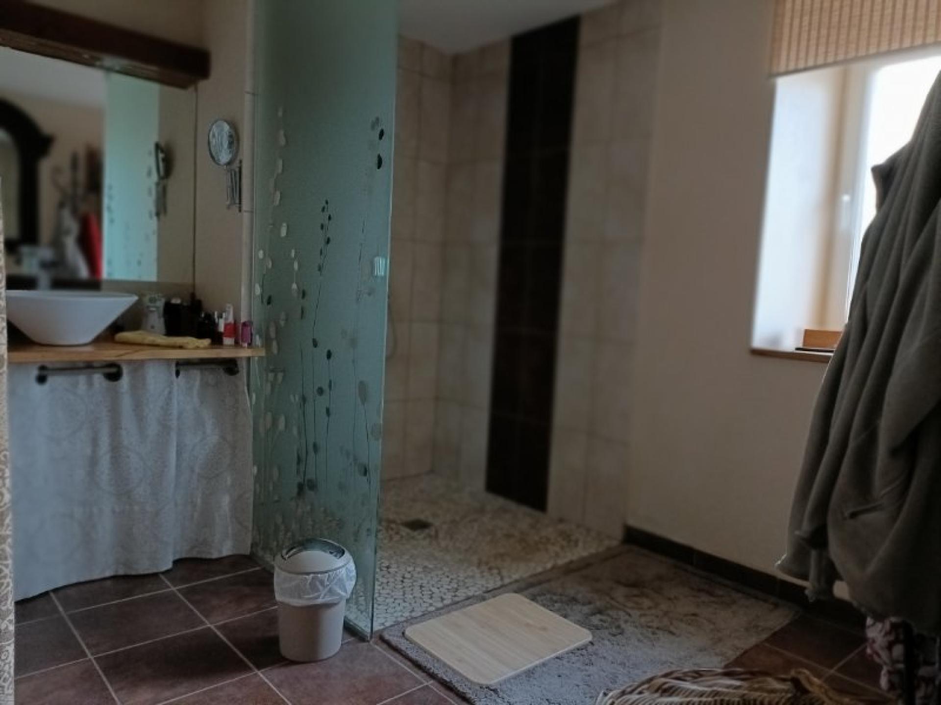 Photo 14 of the listing.