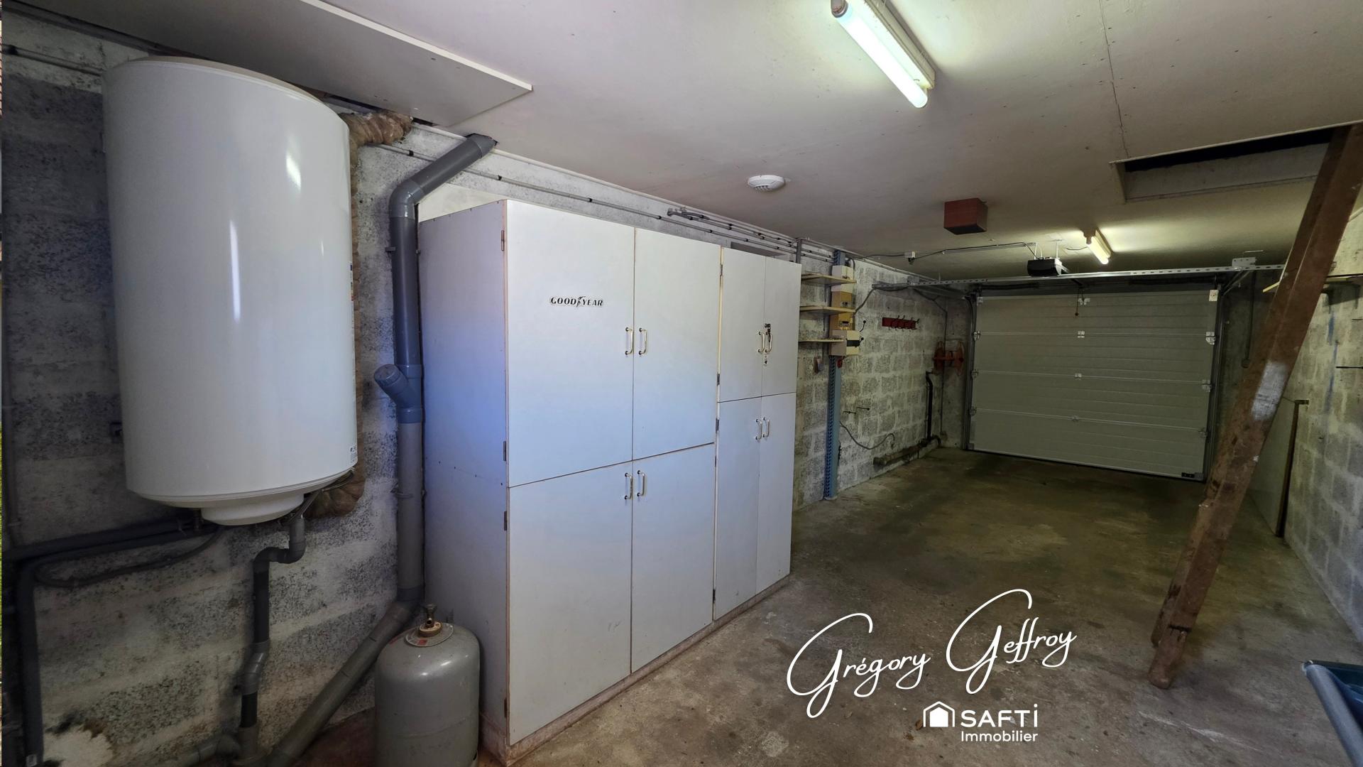 1 GARAGE