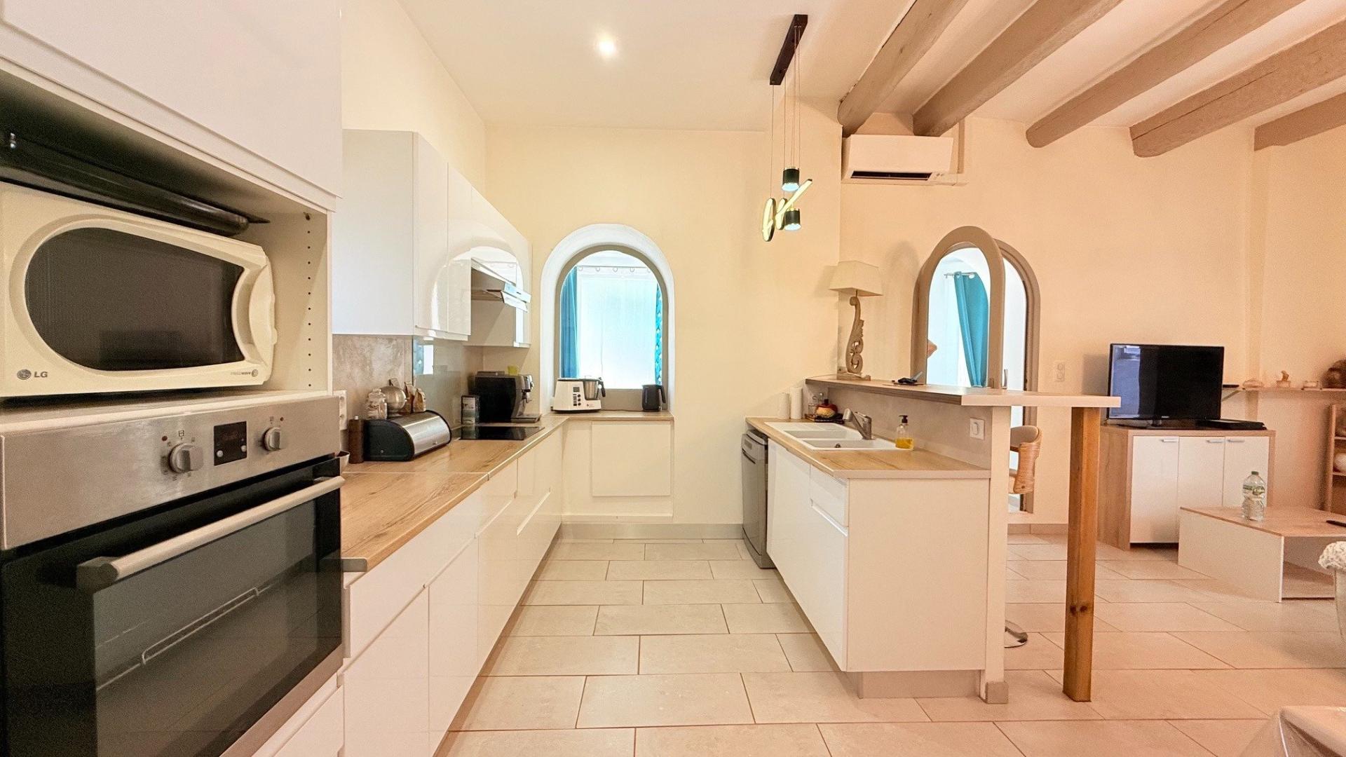 Maison 5 pièces 137 m² · à Montblanc · 137 m² · 220 000 €