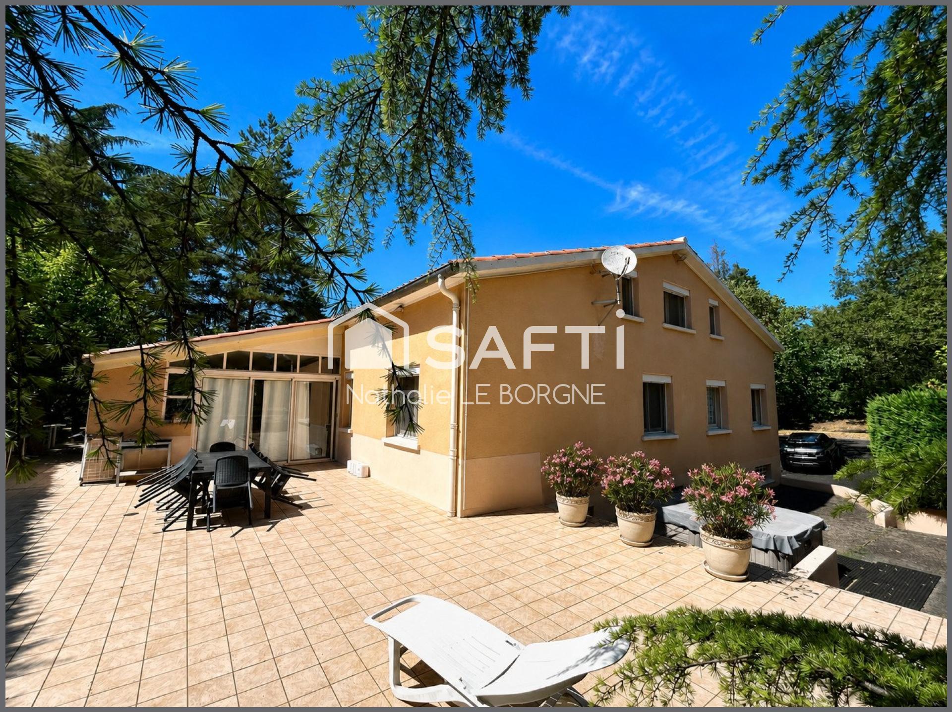 Belle villa 5 chambres danc parc arboré