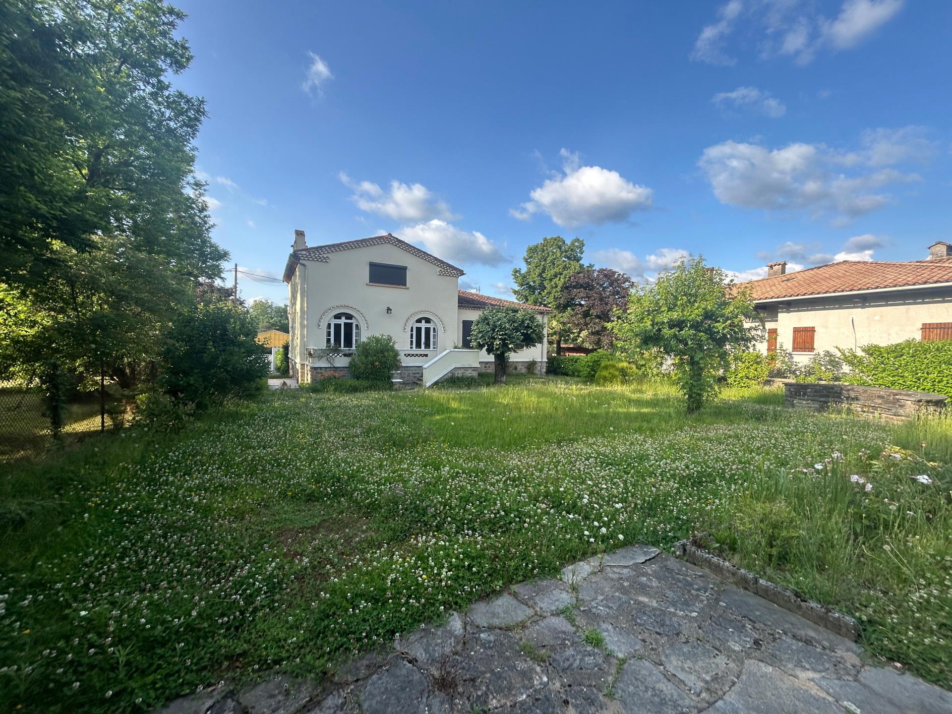 Maison 7 pièces 148 m² · à Mazamet · 148 m² · 215 000 €