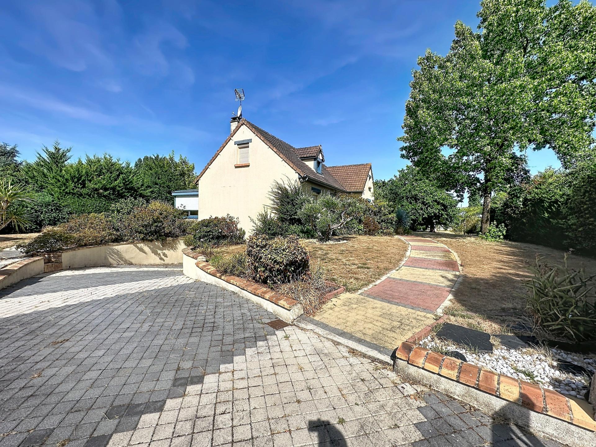 Maison 5 pièces 140 m² · à Courtillers · 140 m² · 232 000 €