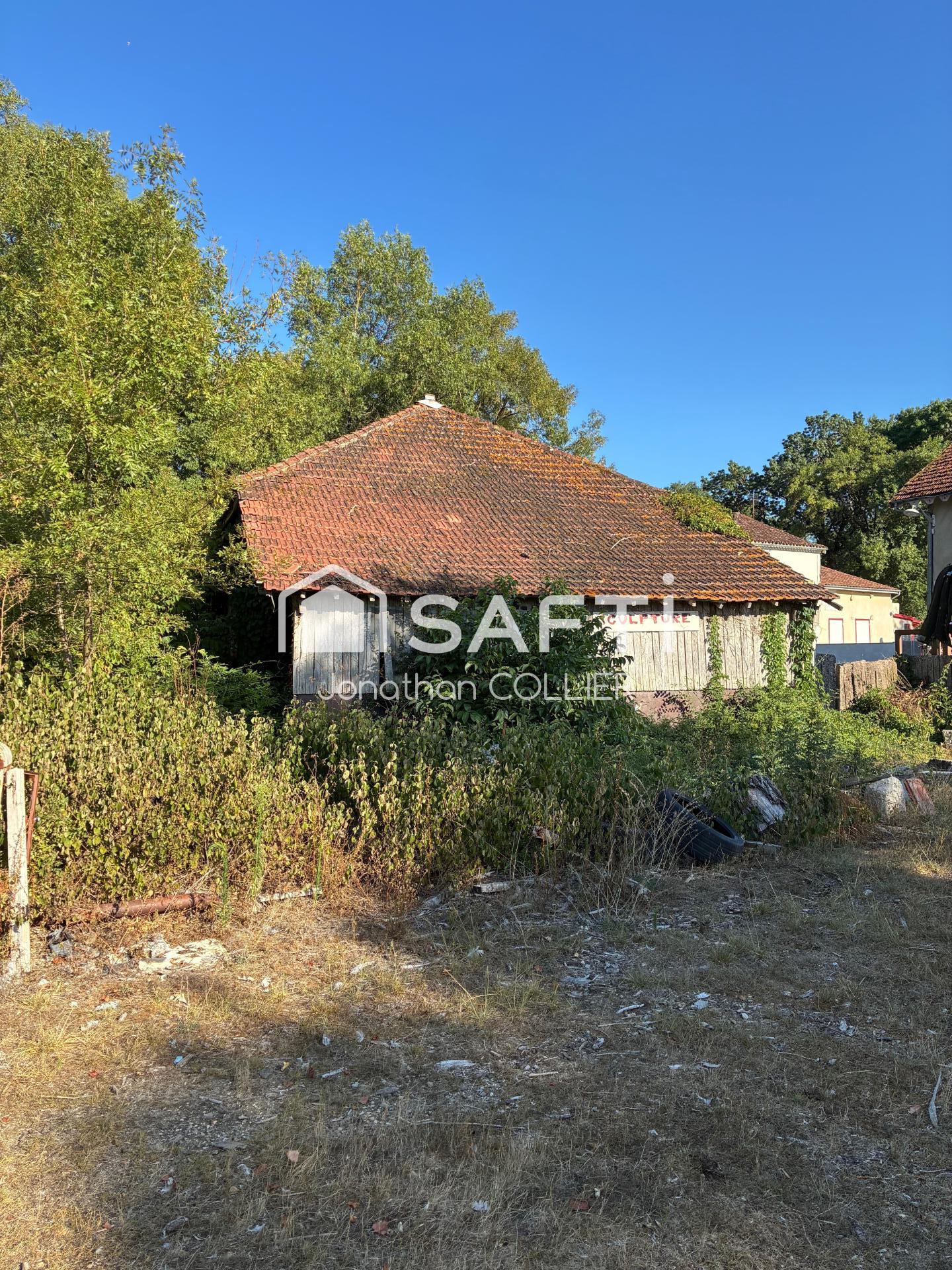 Terrain - 1 900m² · à Demu · 66 000 €