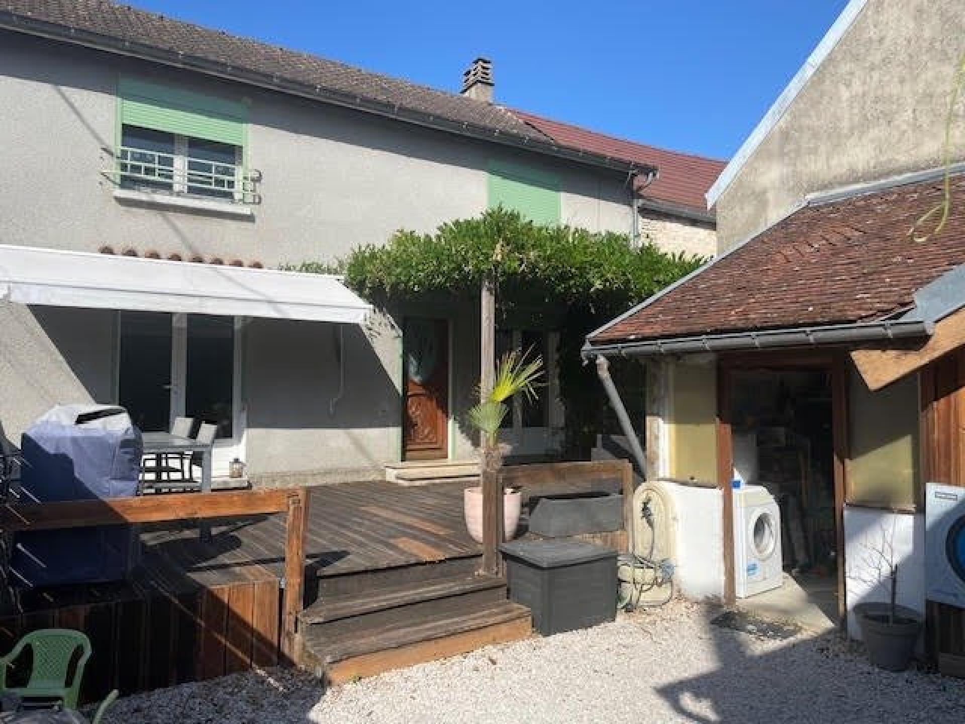 Maison 5 pièces 95 m² · à Sainte-Colombe-sur-Seine · 95 m² · 110 000 €