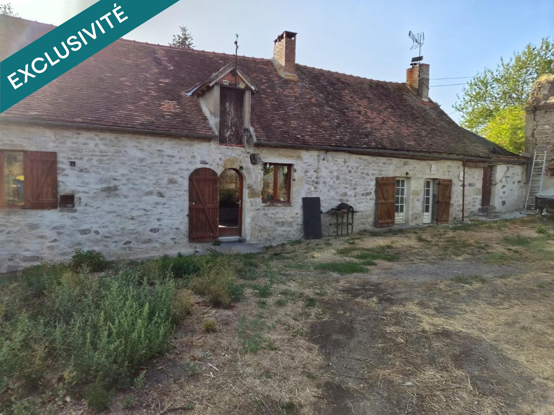 Longère avec terrain libre de plus de 3 ha