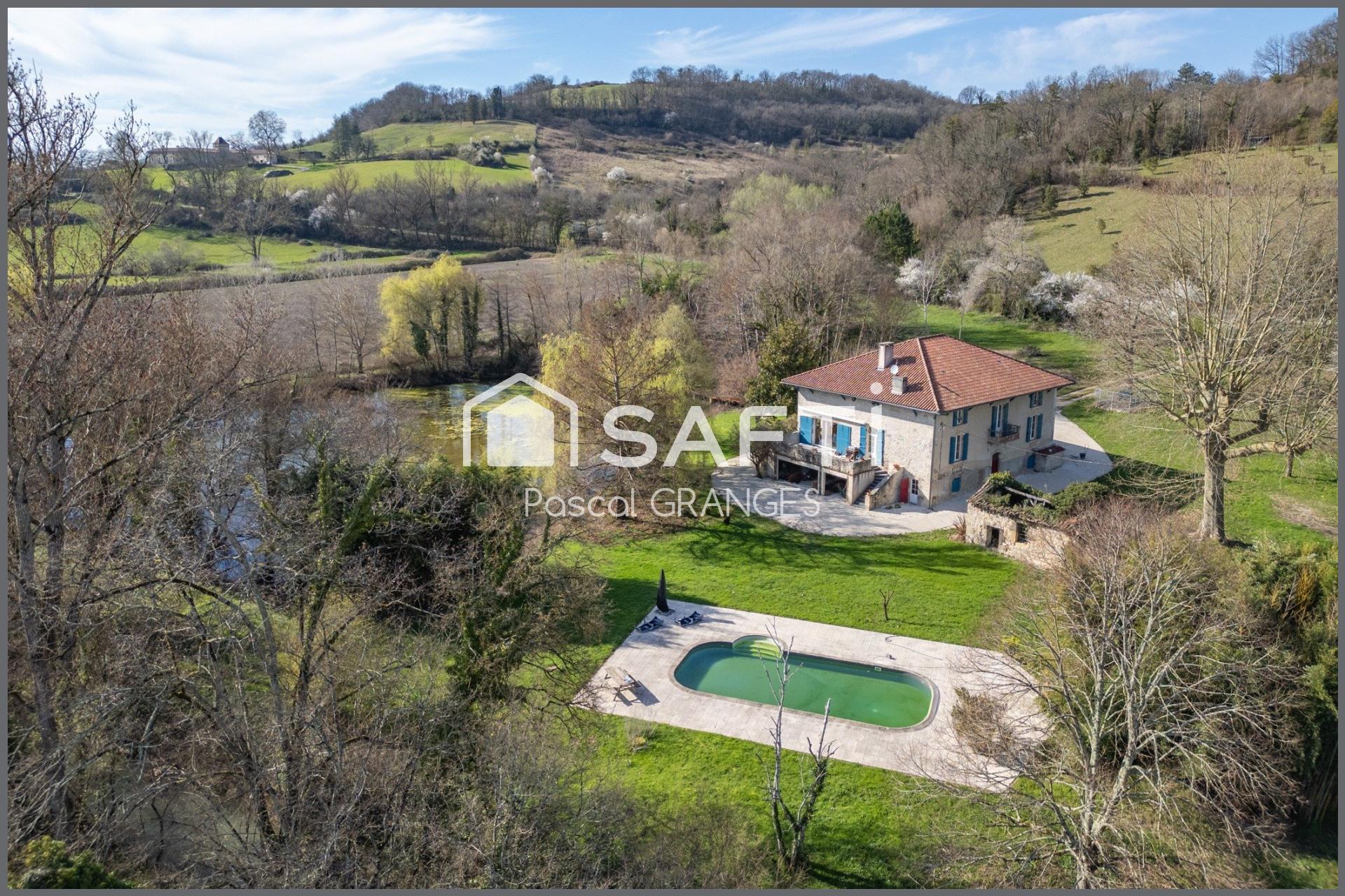 Maison 350m2, 6 chambres, étang privatif, piscine parc 3ha