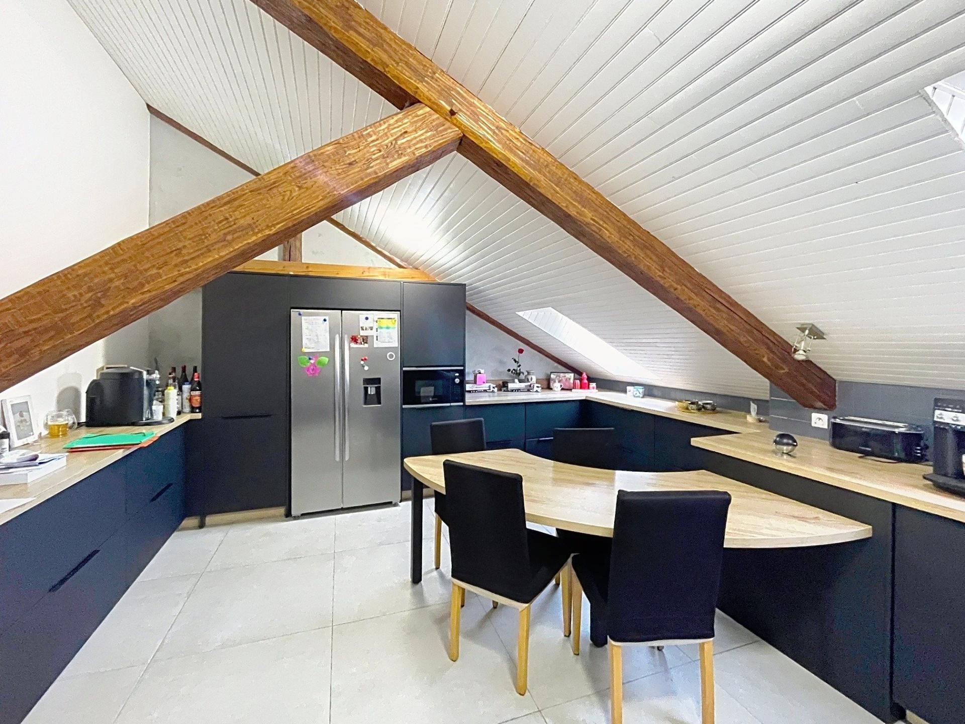 Appartement 232m² — Pouxeux