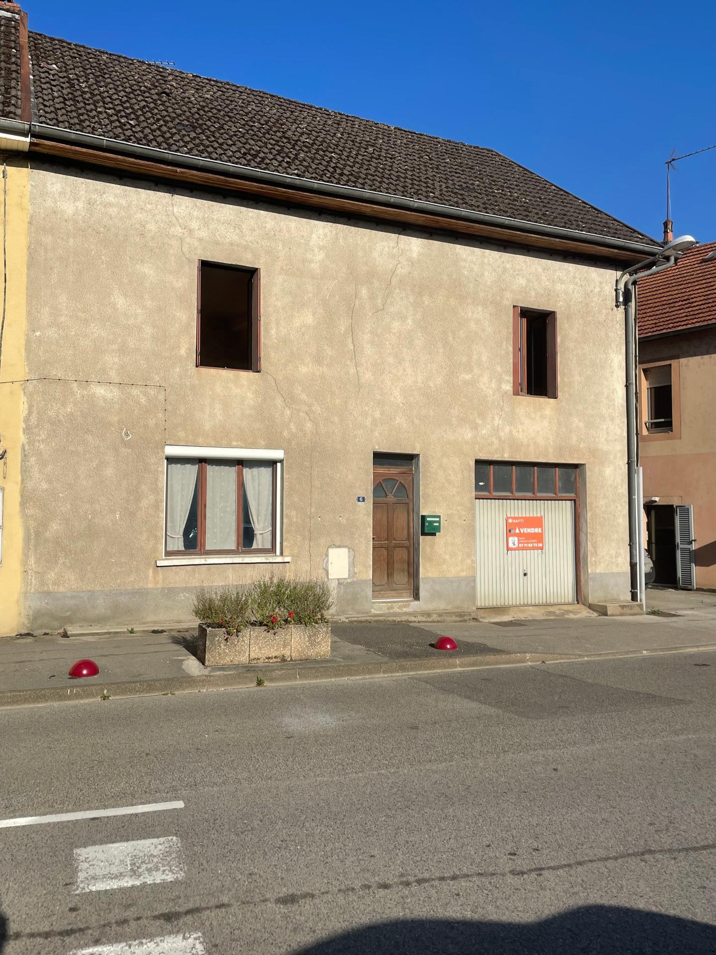 Maison 8 pièces 119 m² · à Fraisans · 119 m² · 79 750 €