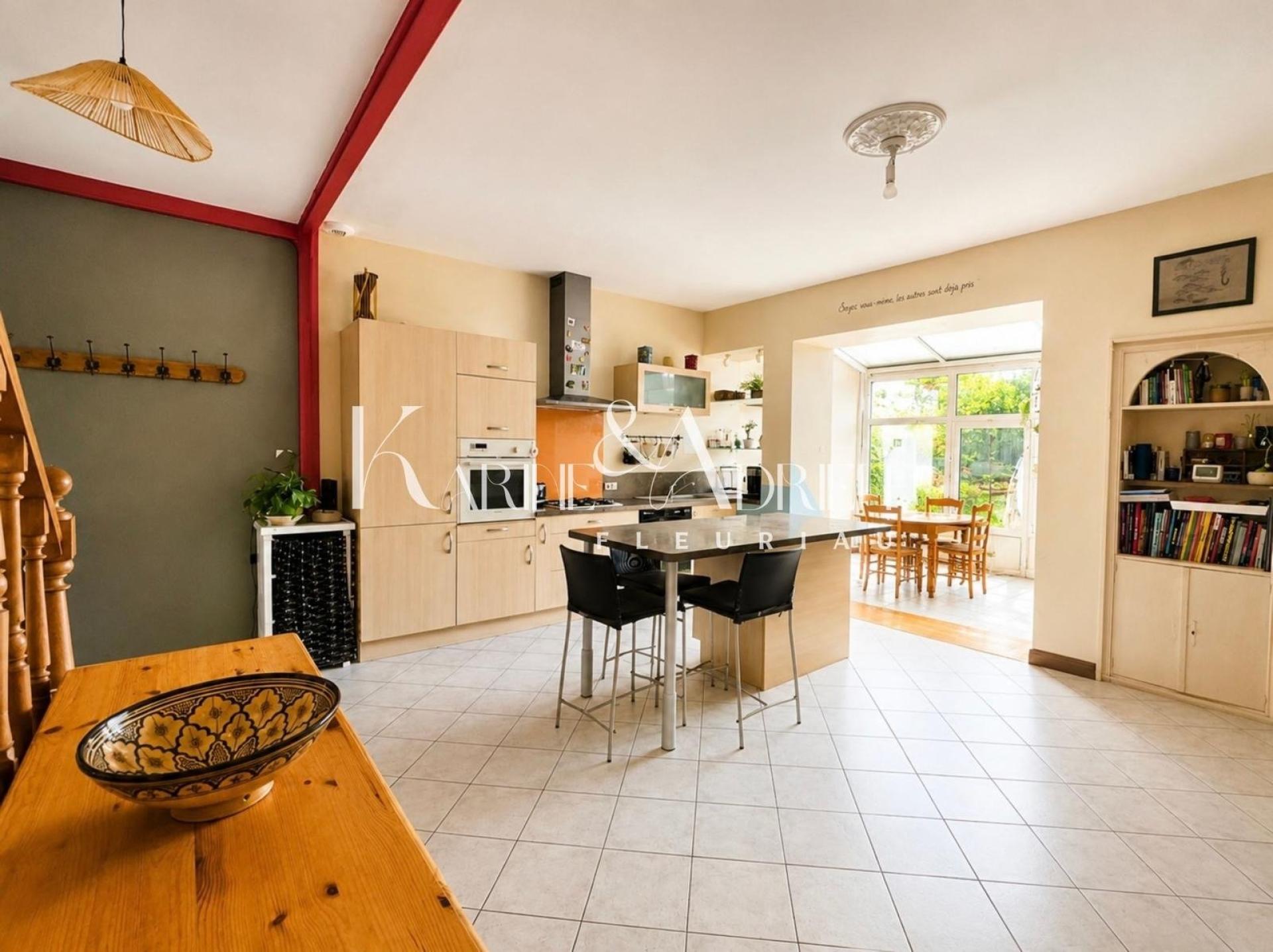 Photo SAFTI — Maison 6 pièces, 110 m² à Fontenay Le Comte 5