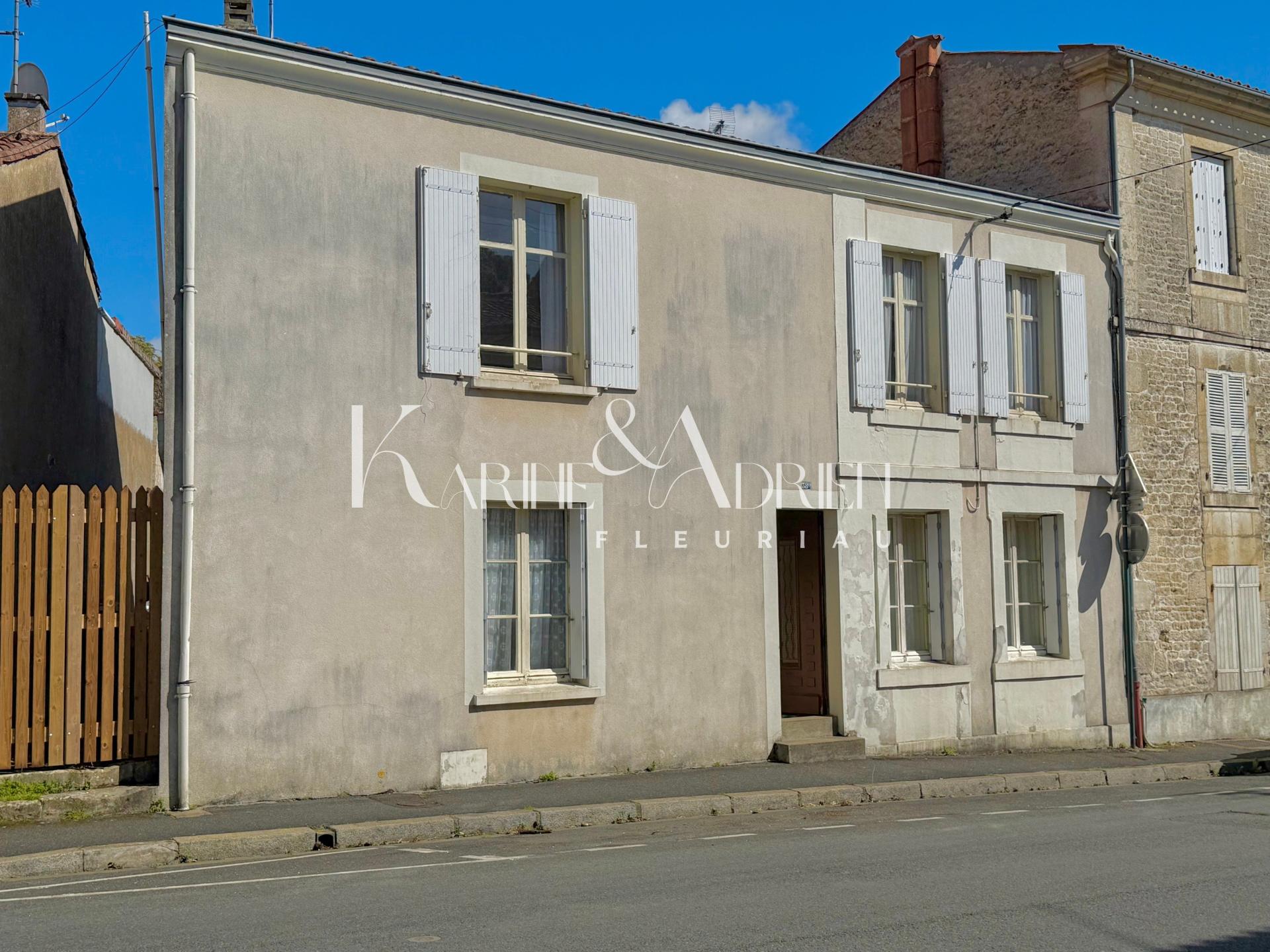 Photo SAFTI — Maison 6 pièces, 110 m² à Fontenay Le Comte 3