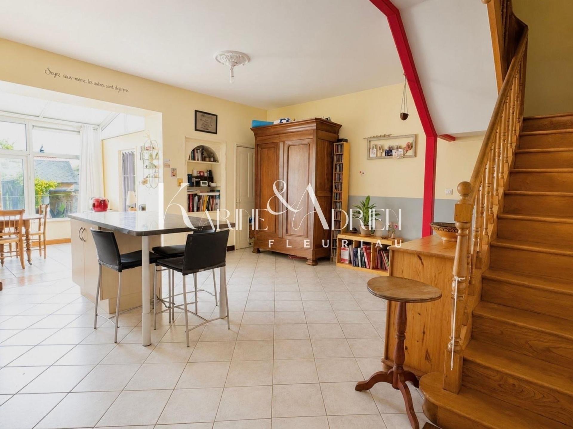 Photo SAFTI — Maison 6 pièces, 110 m² à Fontenay Le Comte 4