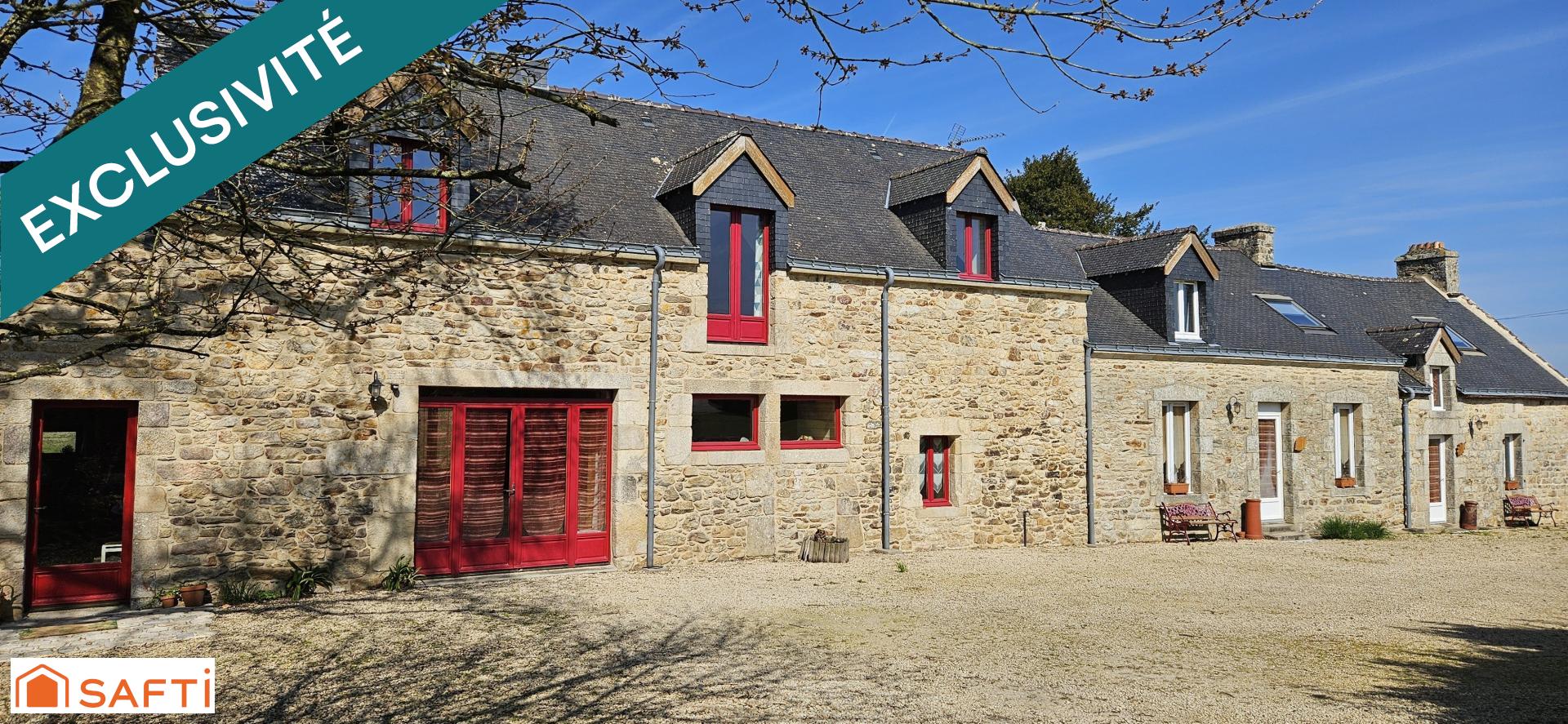 ENSEMBLE IMMOBILIER DE 265 M2 COMPOSE D'UNE MAISON D'HABITATION ET DE DEUX GÎTES