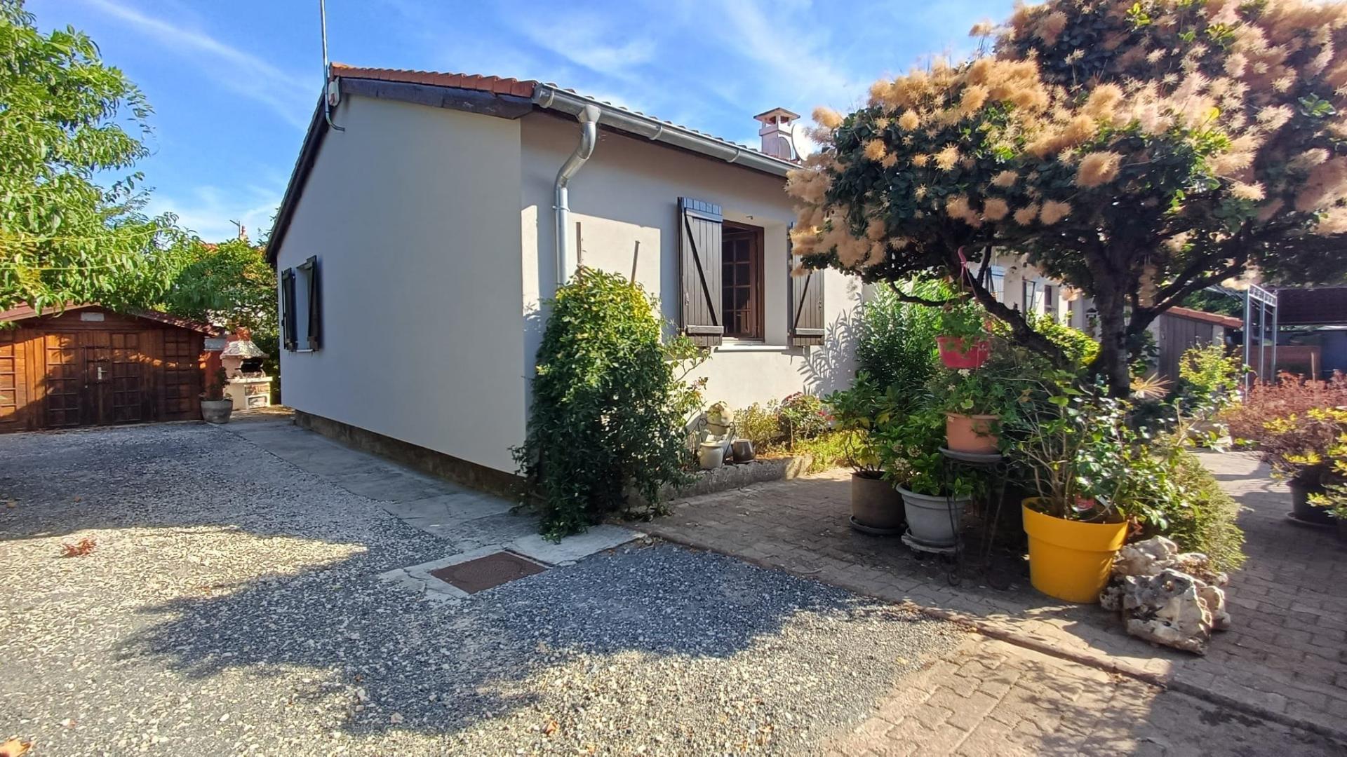 Maison 5 pièces 100 m² · à Saint-André-de-Corcy · 100 m² · 370 000 €