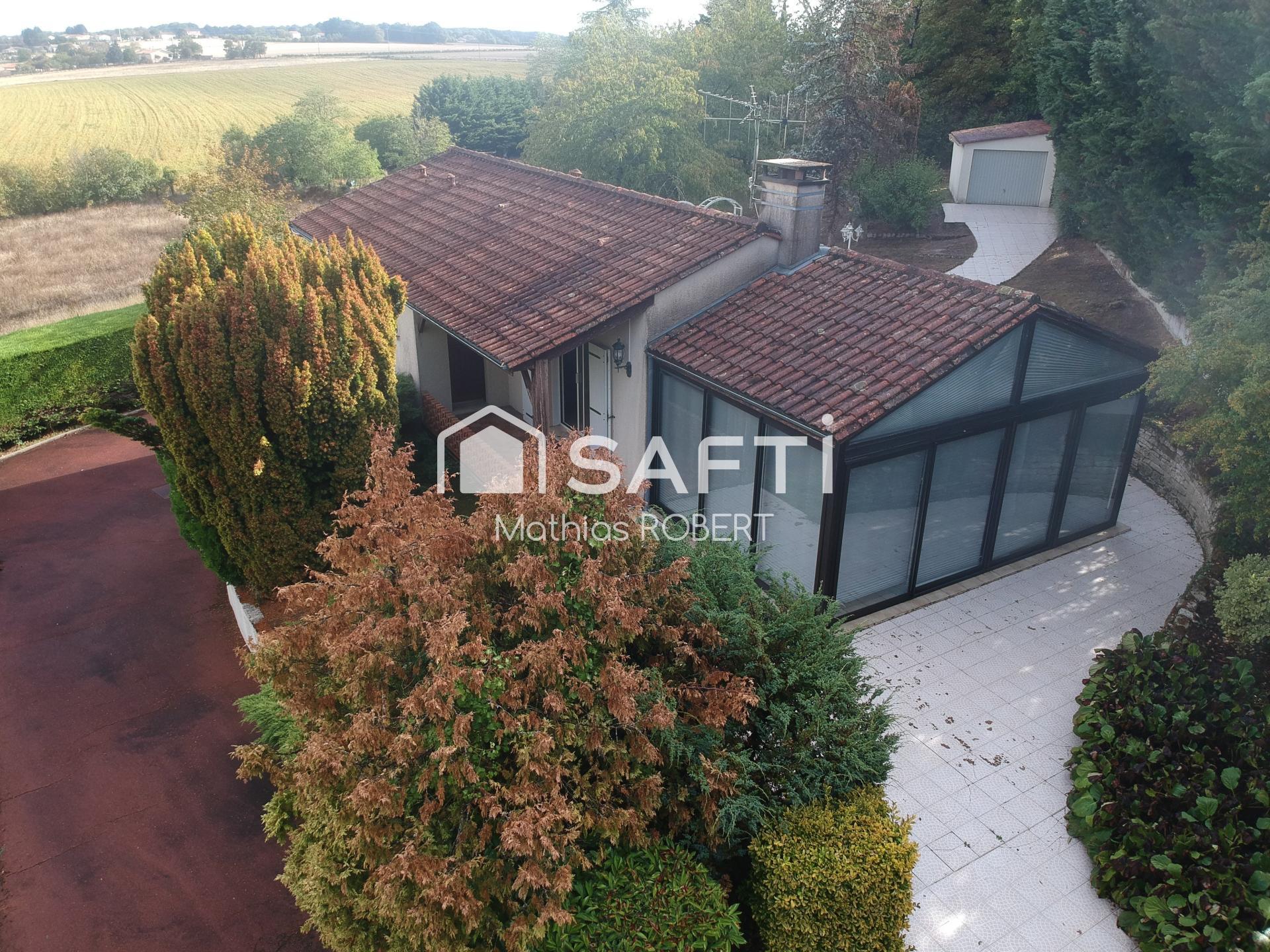 Photo SAFTI — Maison 3 pièces, 94 m² à Villejoubert 5