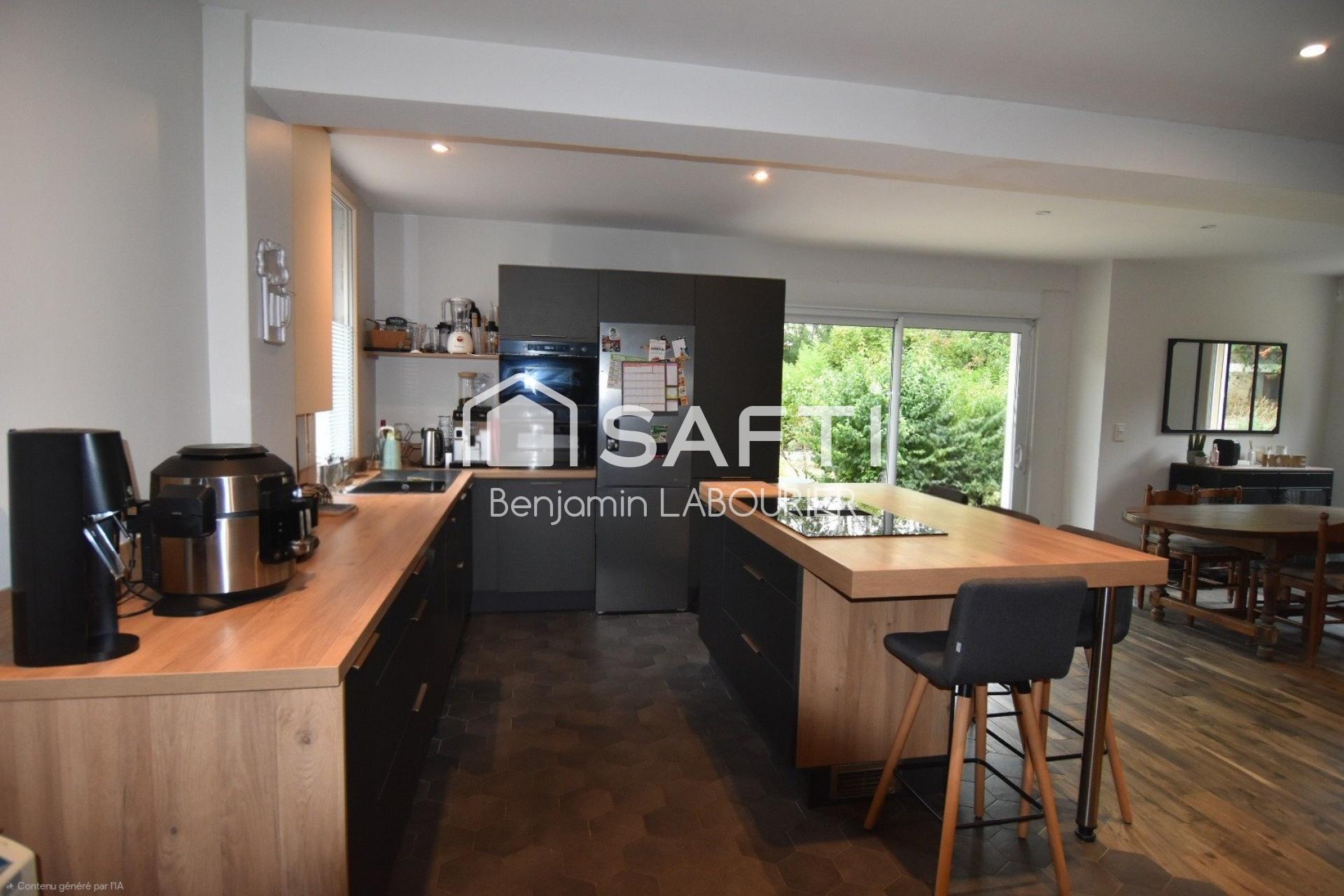 Photo SAFTI — Maison 4 pièces, 114 m² à Laroche Saint Cydroine 5