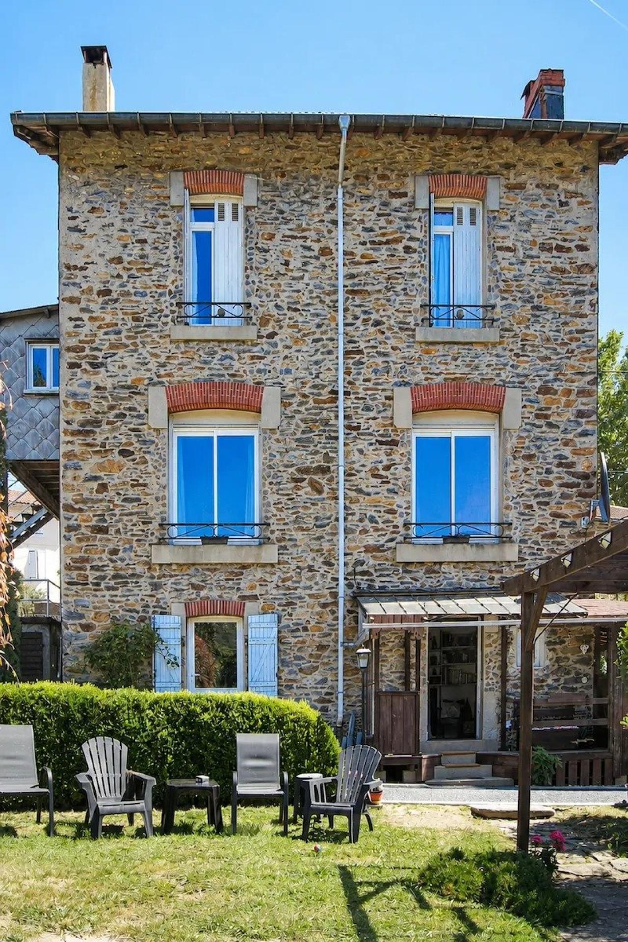 Maison 9 pièces 184 m² · à Saint-Amans-Valtoret · 184 m² · 276 000 €