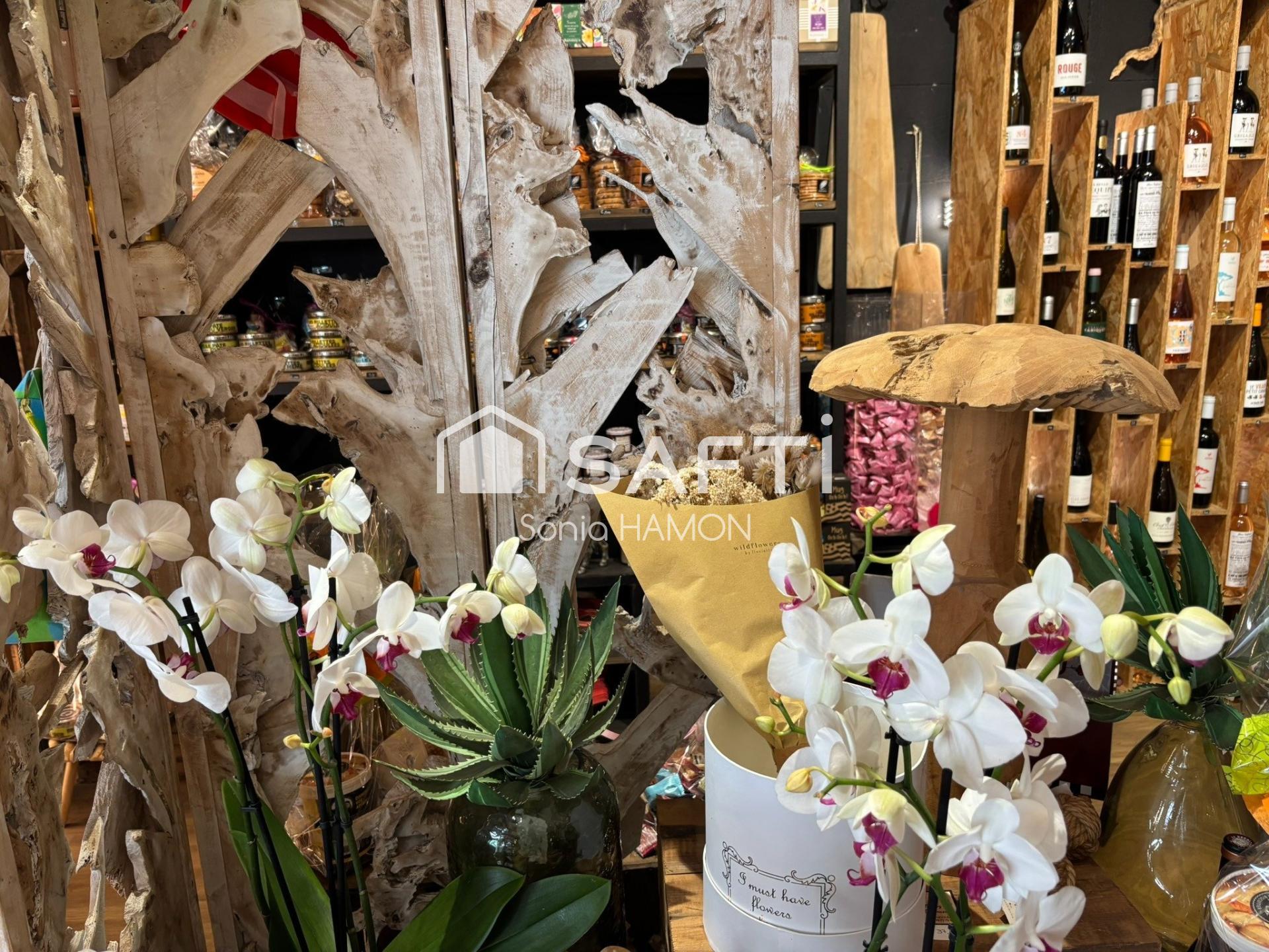 Boutique de 55m² emplacement stratégique · à Plougoulm · 55 m² · 60 500 €