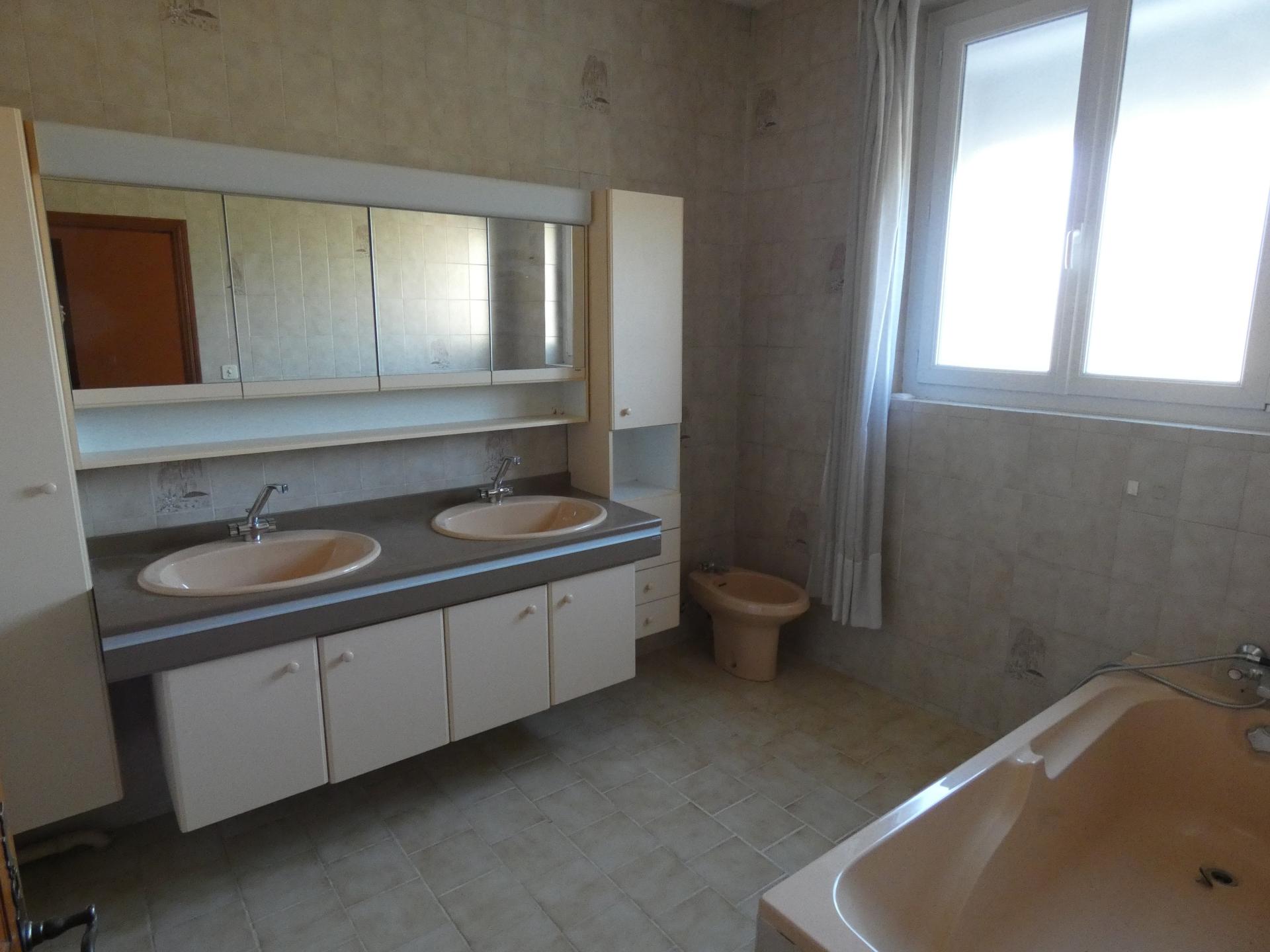 Photo SAFTI — Maison 5 pièces, 135 m² à Blaye Les Mines 4