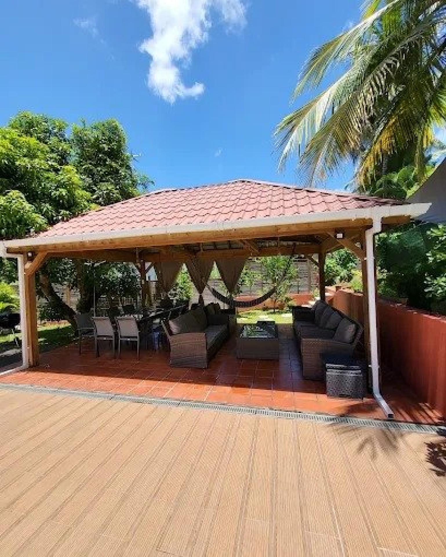 Photo 13 of the listing.