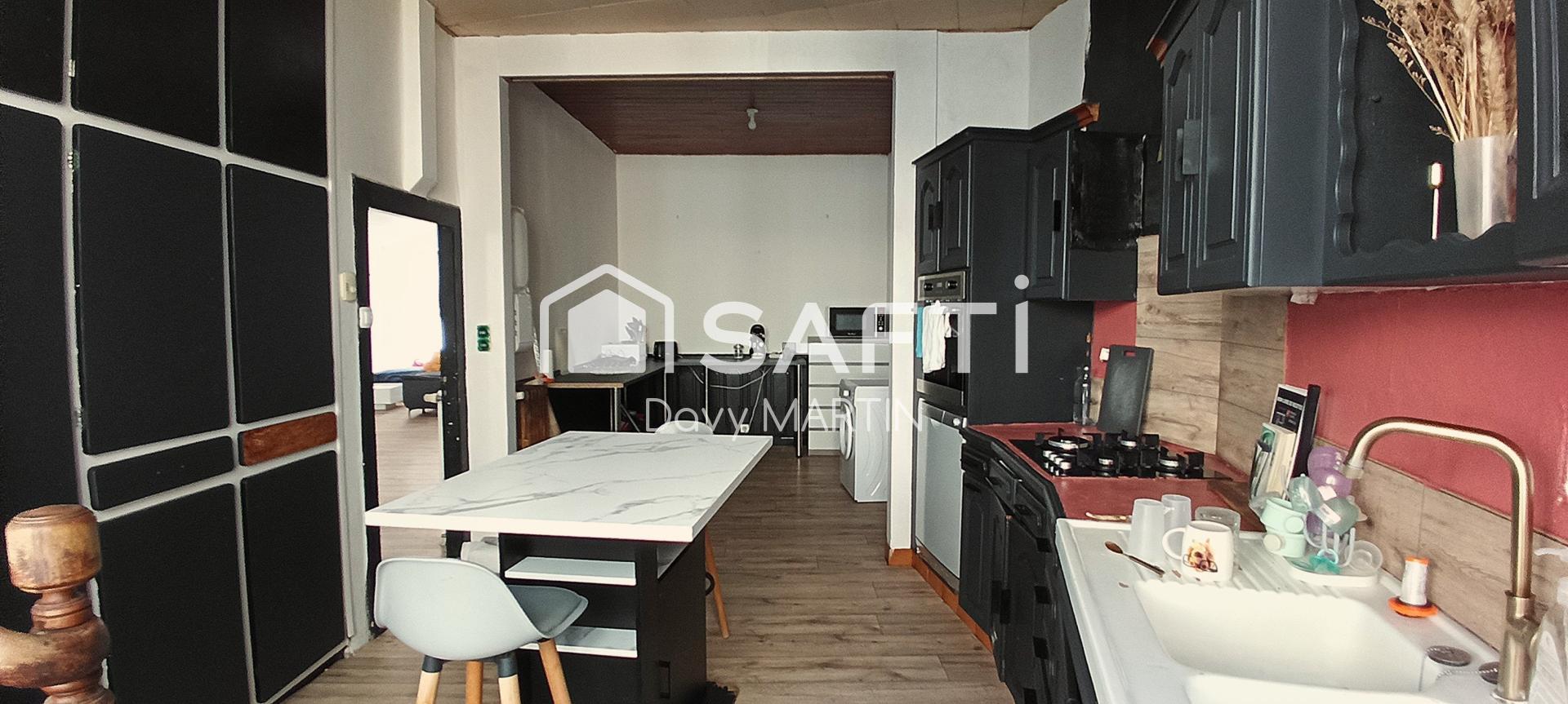 Maison 7 pièces 164 m² · à Cassagnes-Begonhes · 164 m² · 64 000 €