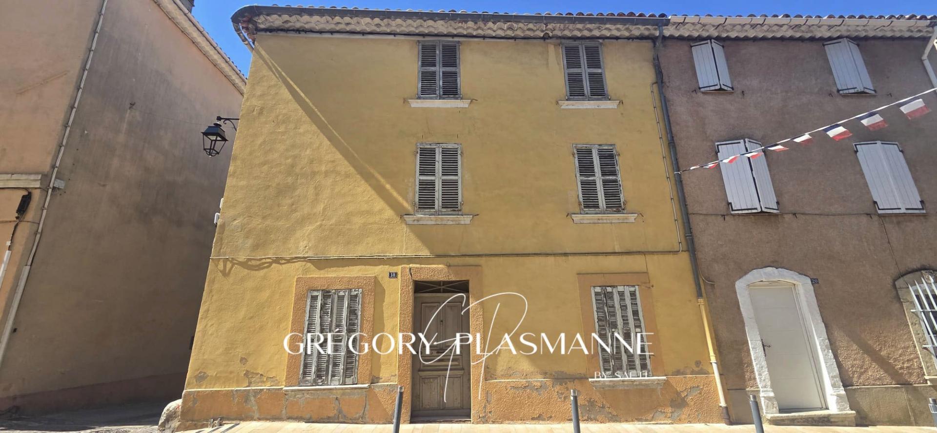 Maison 8 pièces 220 m² · à Flassans-sur-Issole · 220 m² · 149 000 €