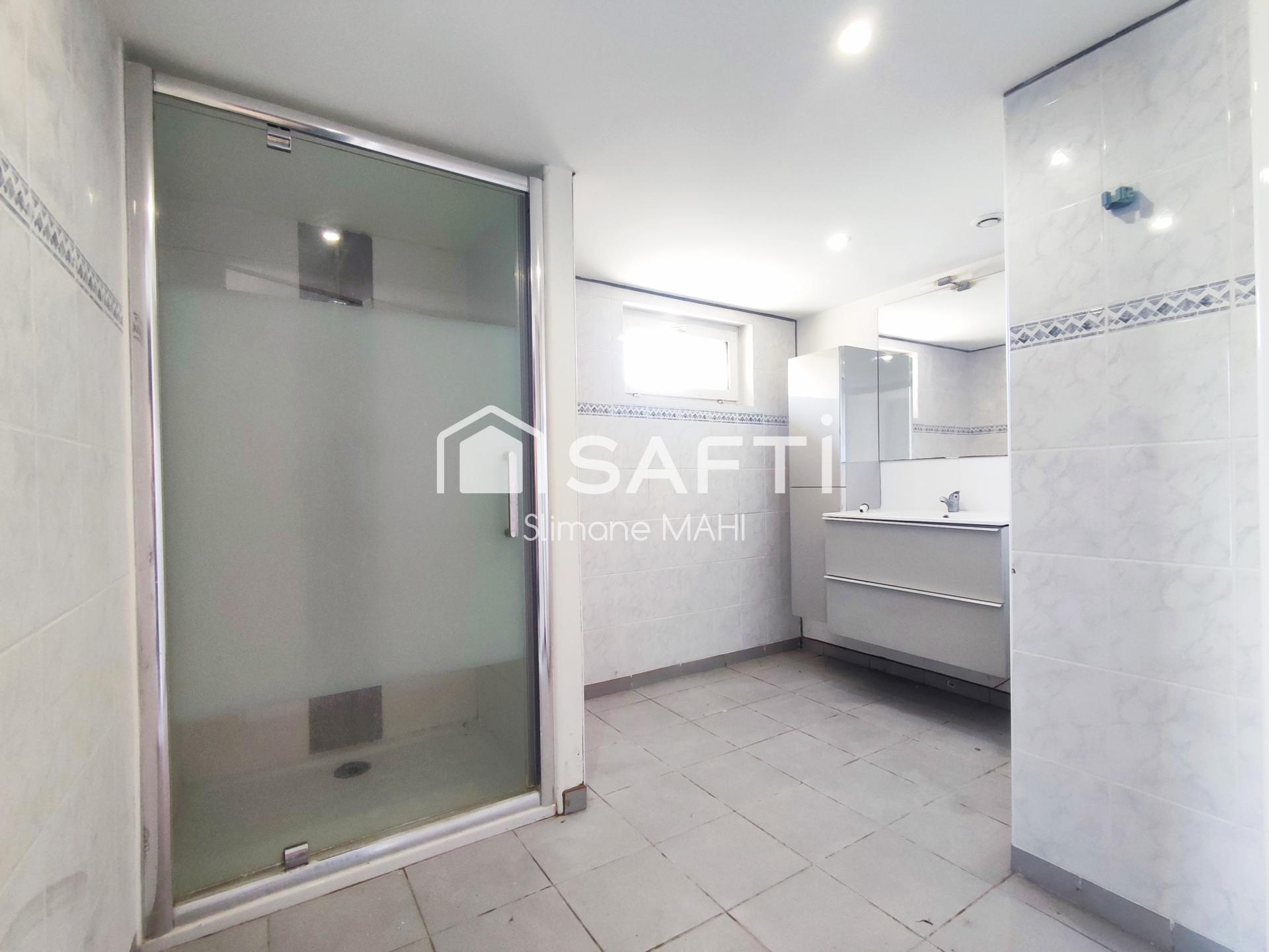 Photo SAFTI — Maison 4 pièces, 95 m² à Parigne Le Polin 2
