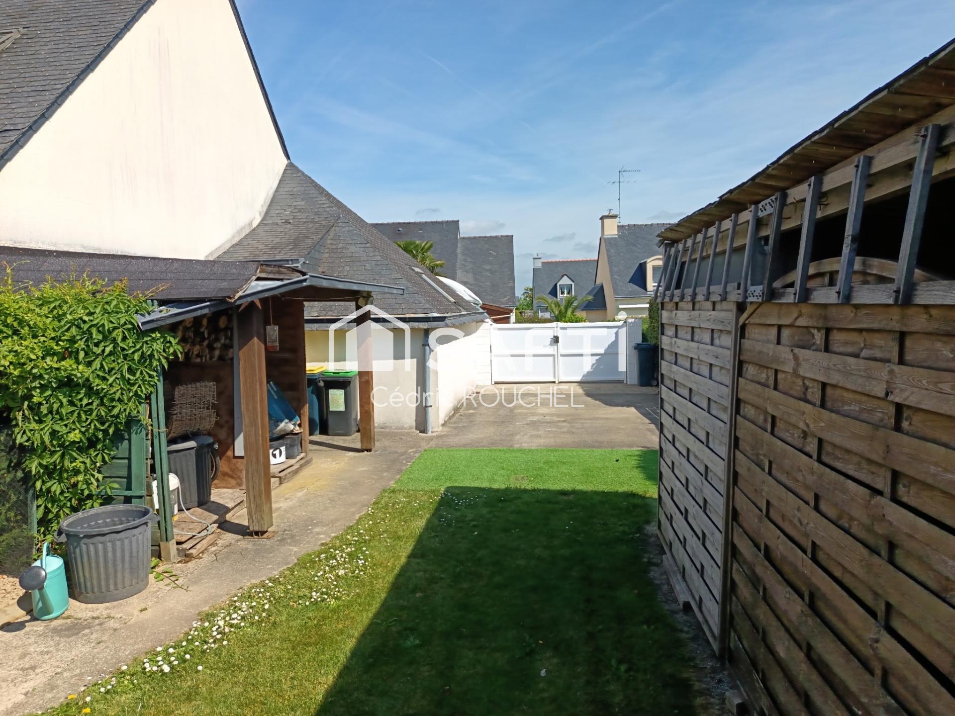 Maison de qualité dans une impasse avec grand garage et terrain