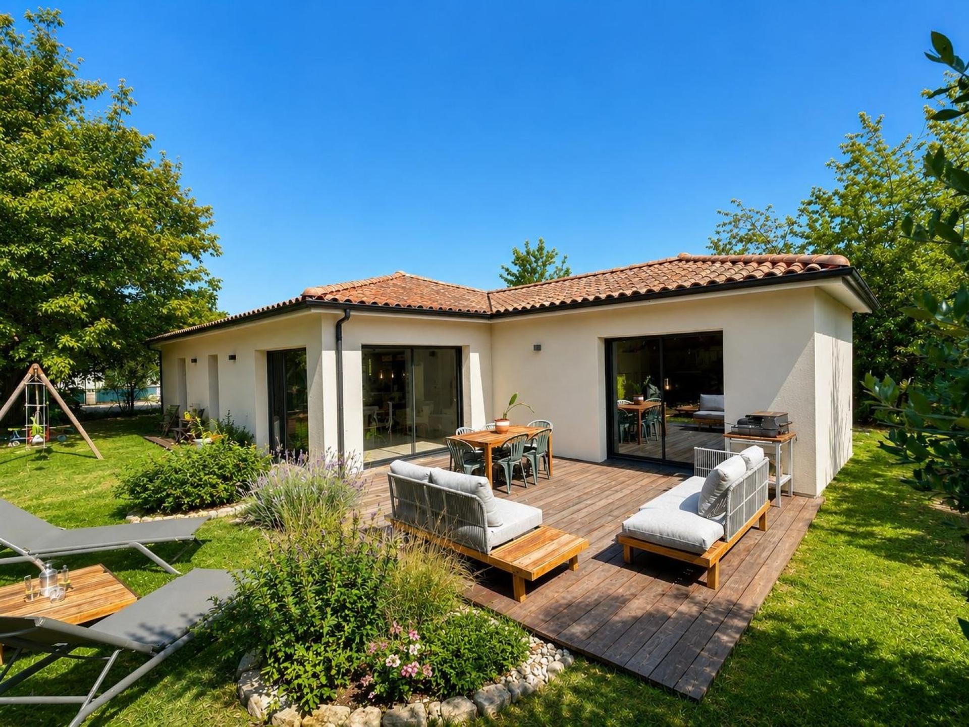 Maison 4 pièces 111 m² · à Saint-Germain-du-Puch · 111 m² · 330 000 €