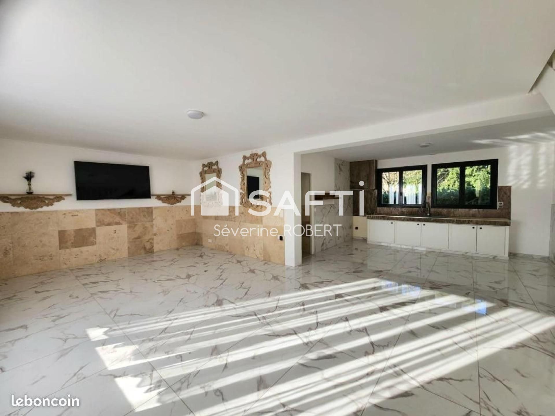 Maison 8 pièces 200 m² · à Mondion · 200 m² · 282 000 €