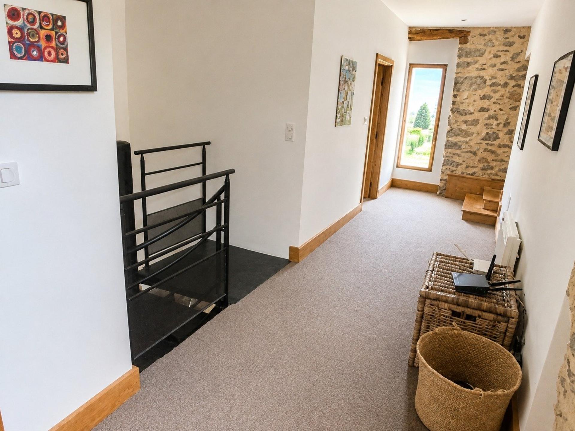 Photo 7 of the listing.