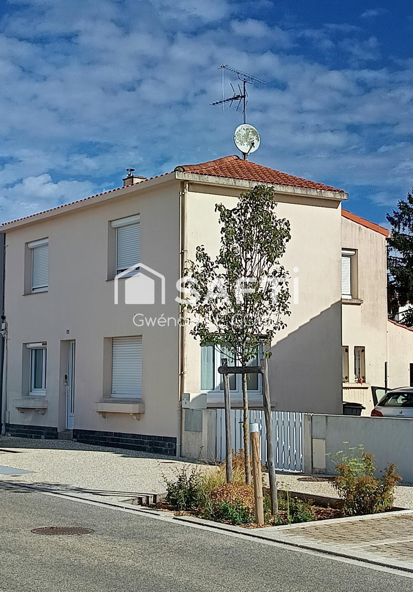 Maison de ville de 98 m² avec jardin et cour