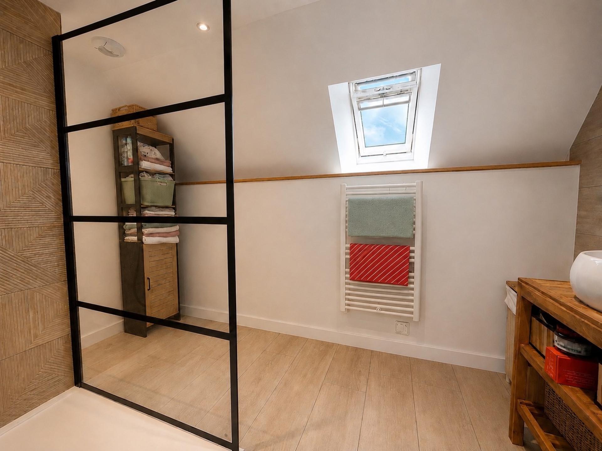 Photo 10 of the listing.