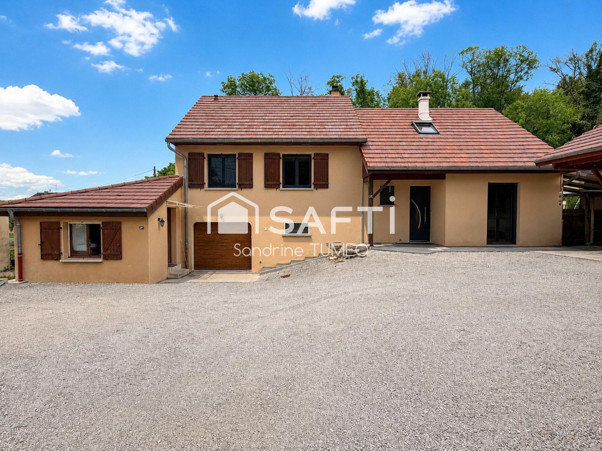 Maison familiale avec piscine, appartement indépendant