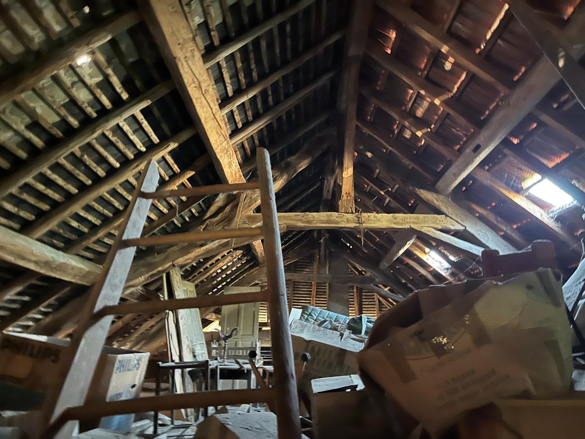 Ancienne ferme sur hauteur de Poisy avec vue montagnes !