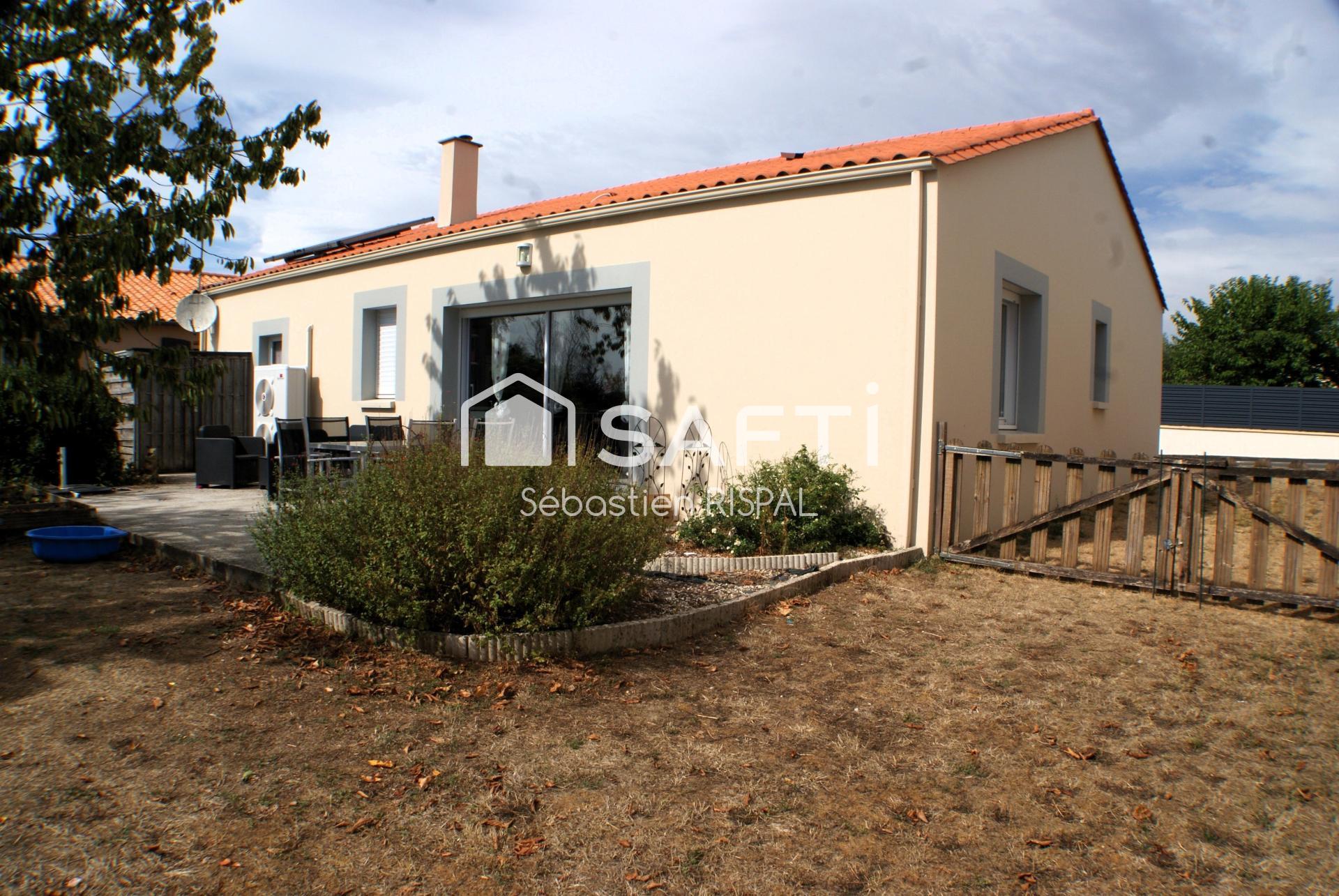 Maison plain pied deux chambres garage et terrain