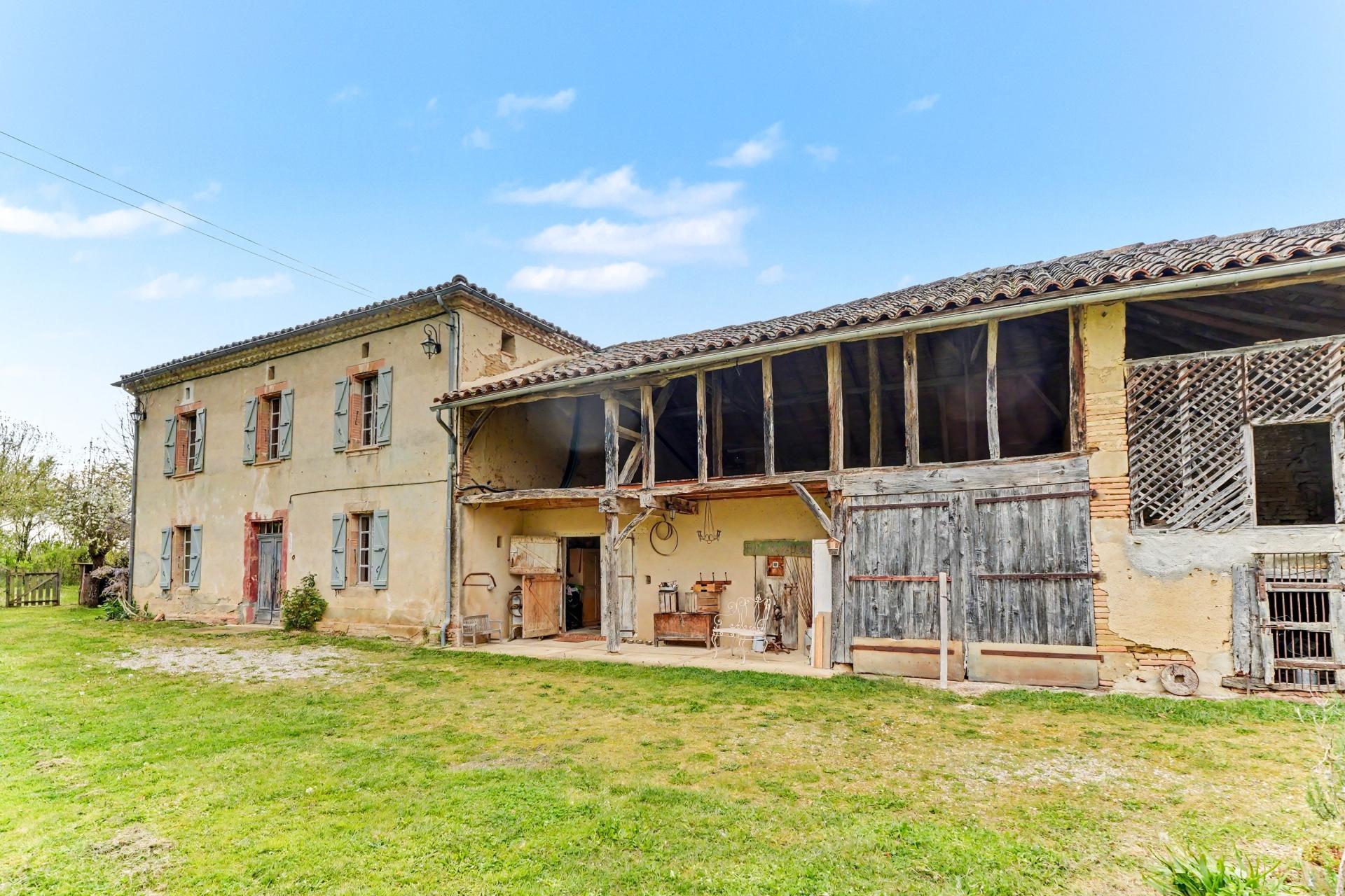 Maison 9 pièces 300 m² · à Anan · 300 m² · 437 000 €