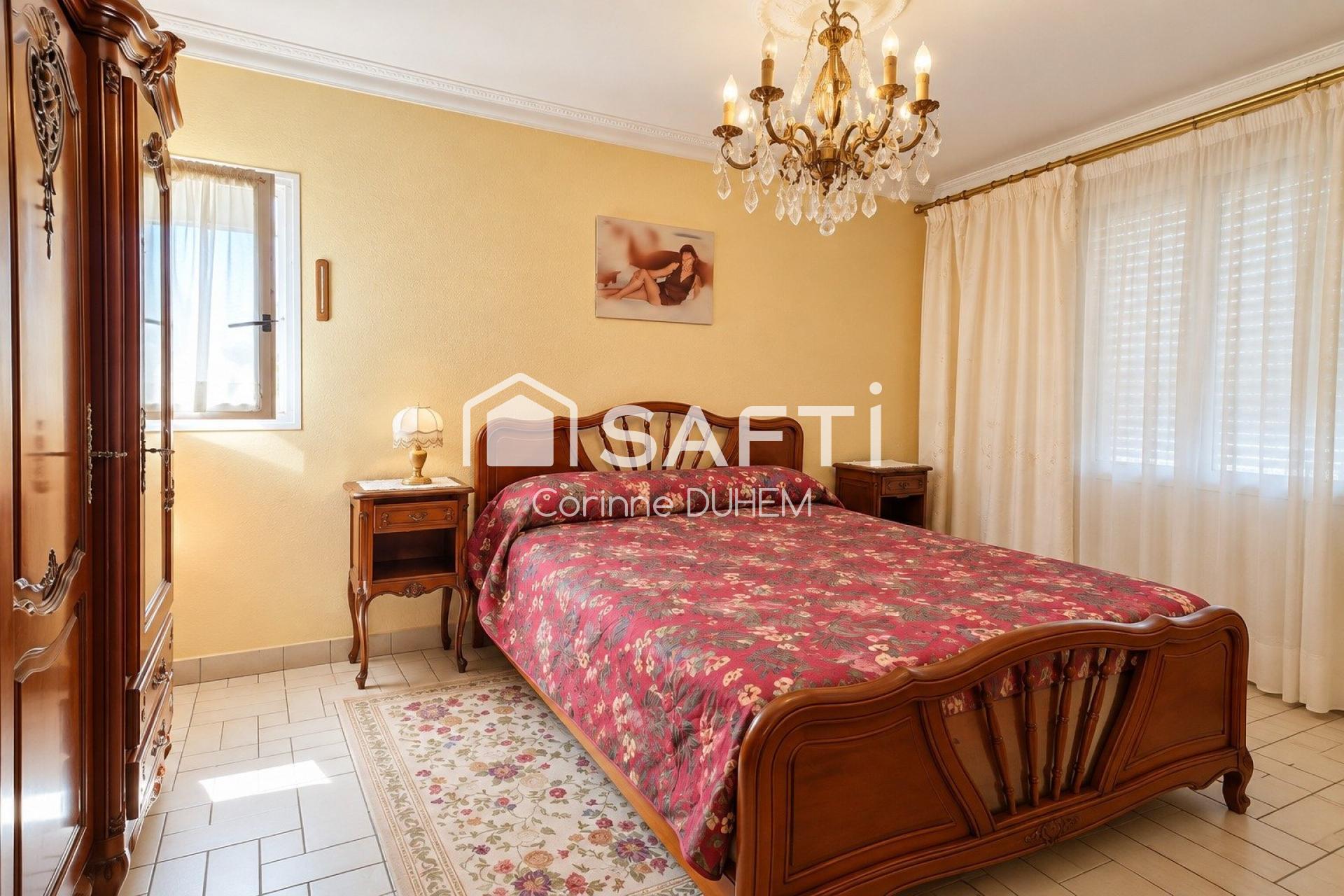 Photo SAFTI — Maison 8 pièces, 140 m² à Saint Pourcain Sur Sioule 5