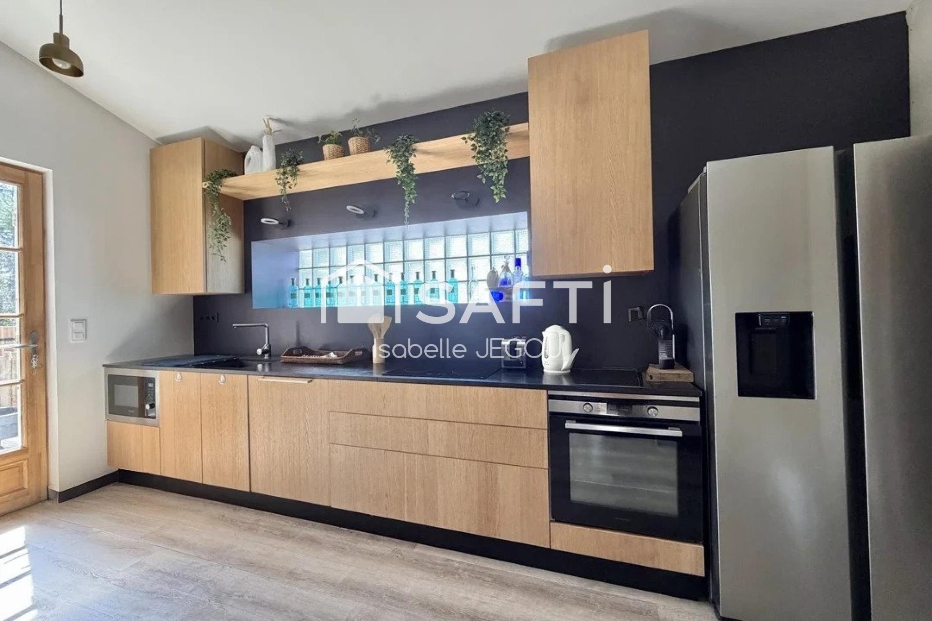 Photo SAFTI — Maison 8 pièces, 211 m² à Salles 5