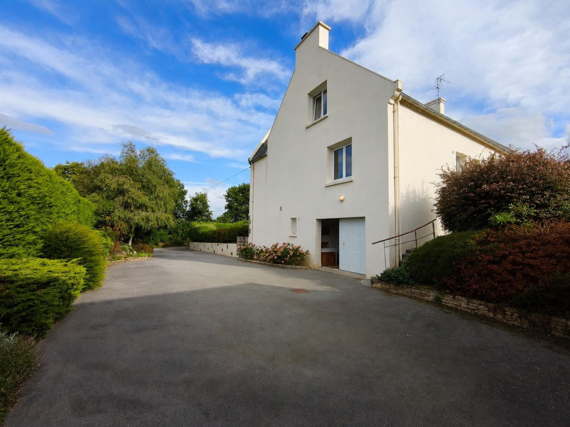 Maison 8 pièces 146 m² · à Pleyber-Christ · 146 m² · 246 750 €