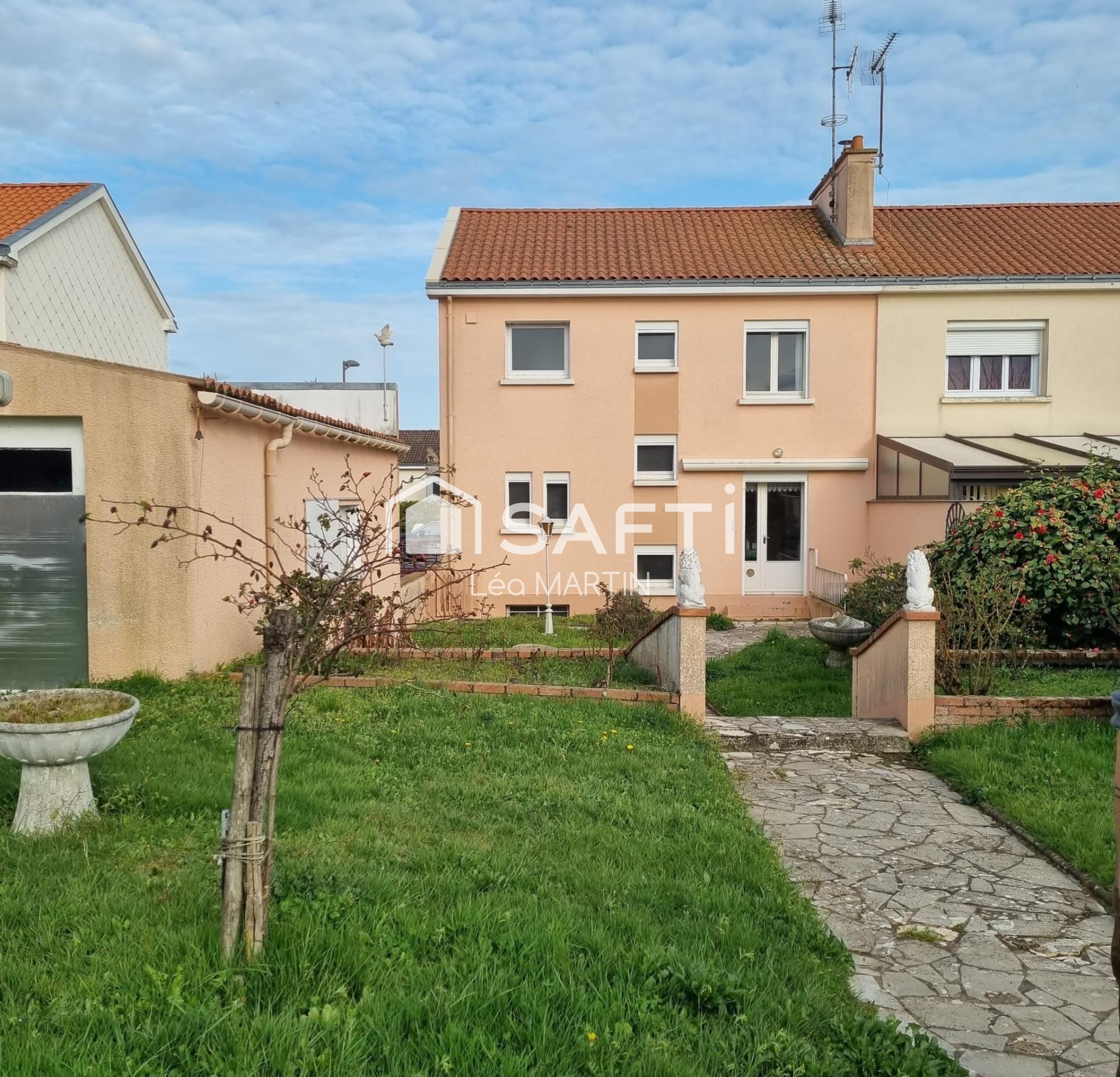 Photo SAFTI — Maison 5 pièces, 98 m² à Le May Sur Evre