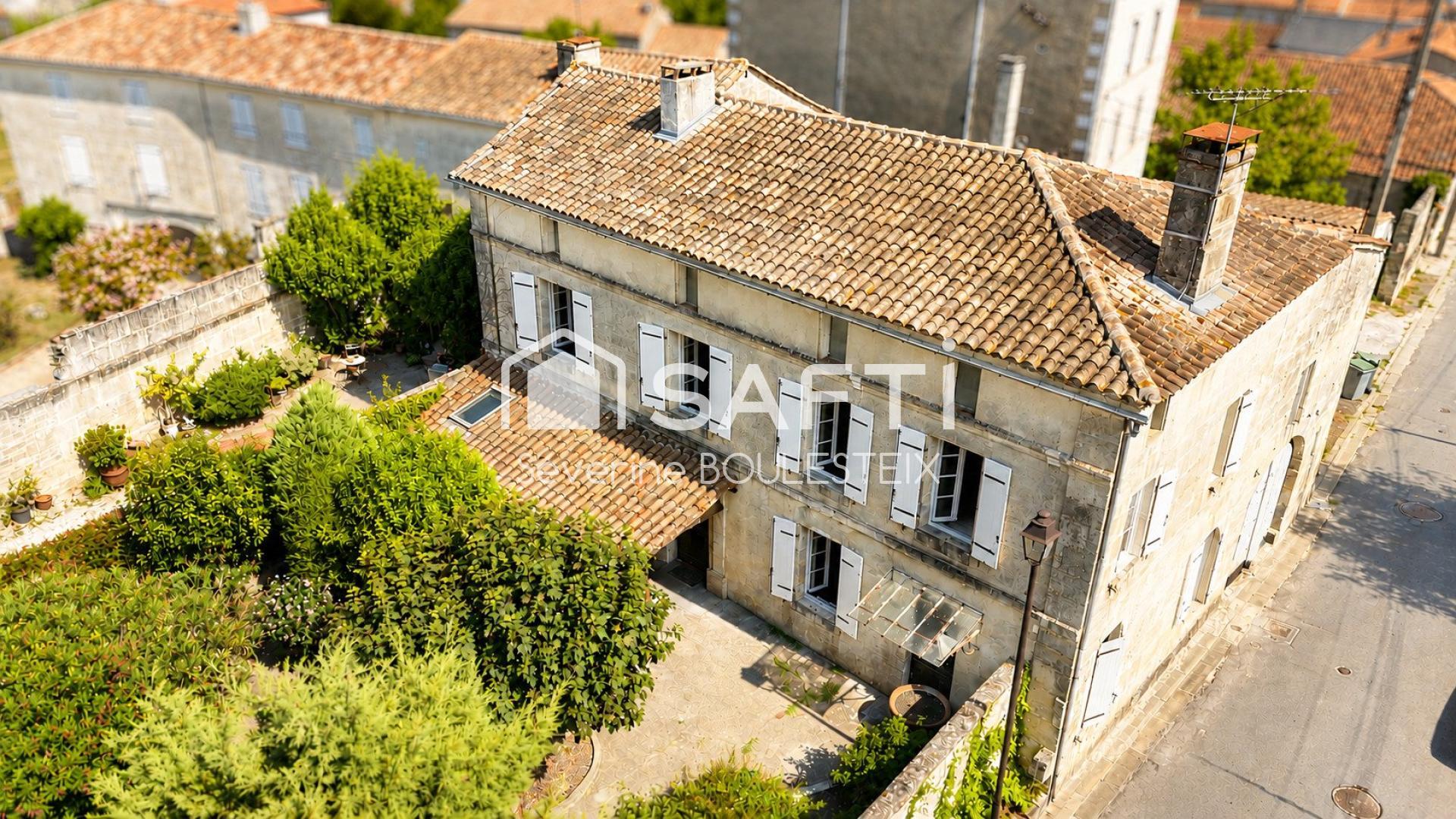 Maison 6 pièces 145 m² · à Saint-Même-les-Carrières · 145 m² · 159 000 €