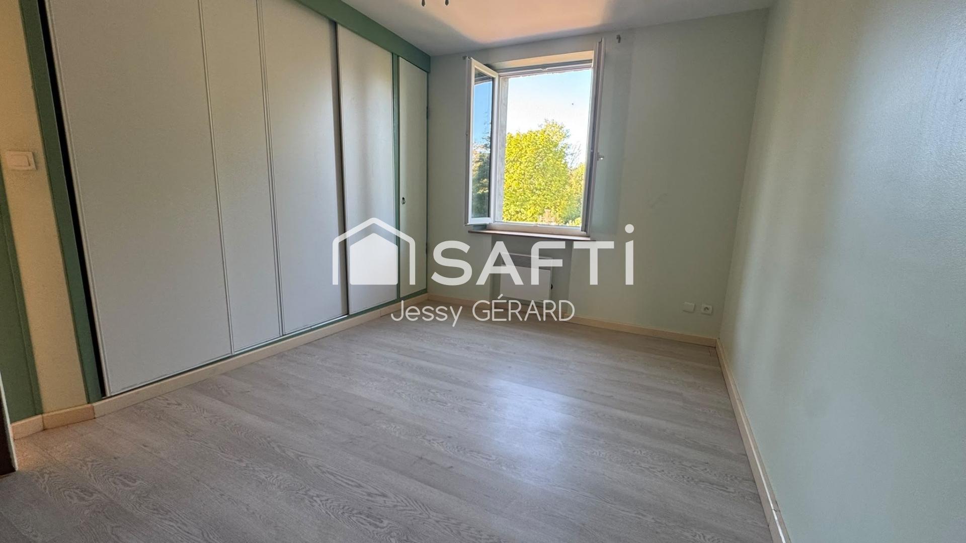 Photo SAFTI — Maison 8 pièces, 197 m² à Groslee Saint Benoit 4