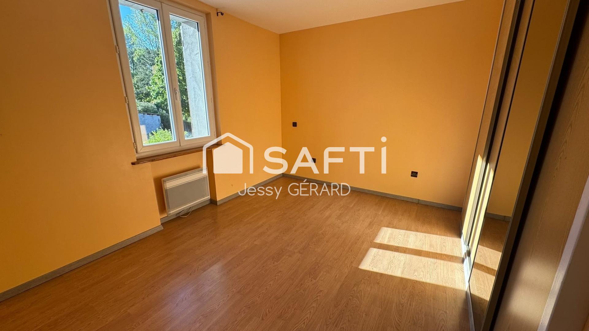Photo SAFTI — Maison 8 pièces, 197 m² à Groslee Saint Benoit 3