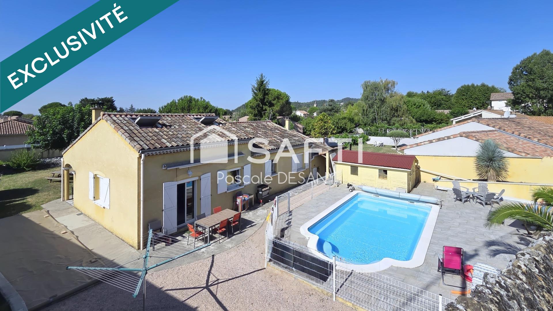 Charmante maison avec beau terrain et piscine