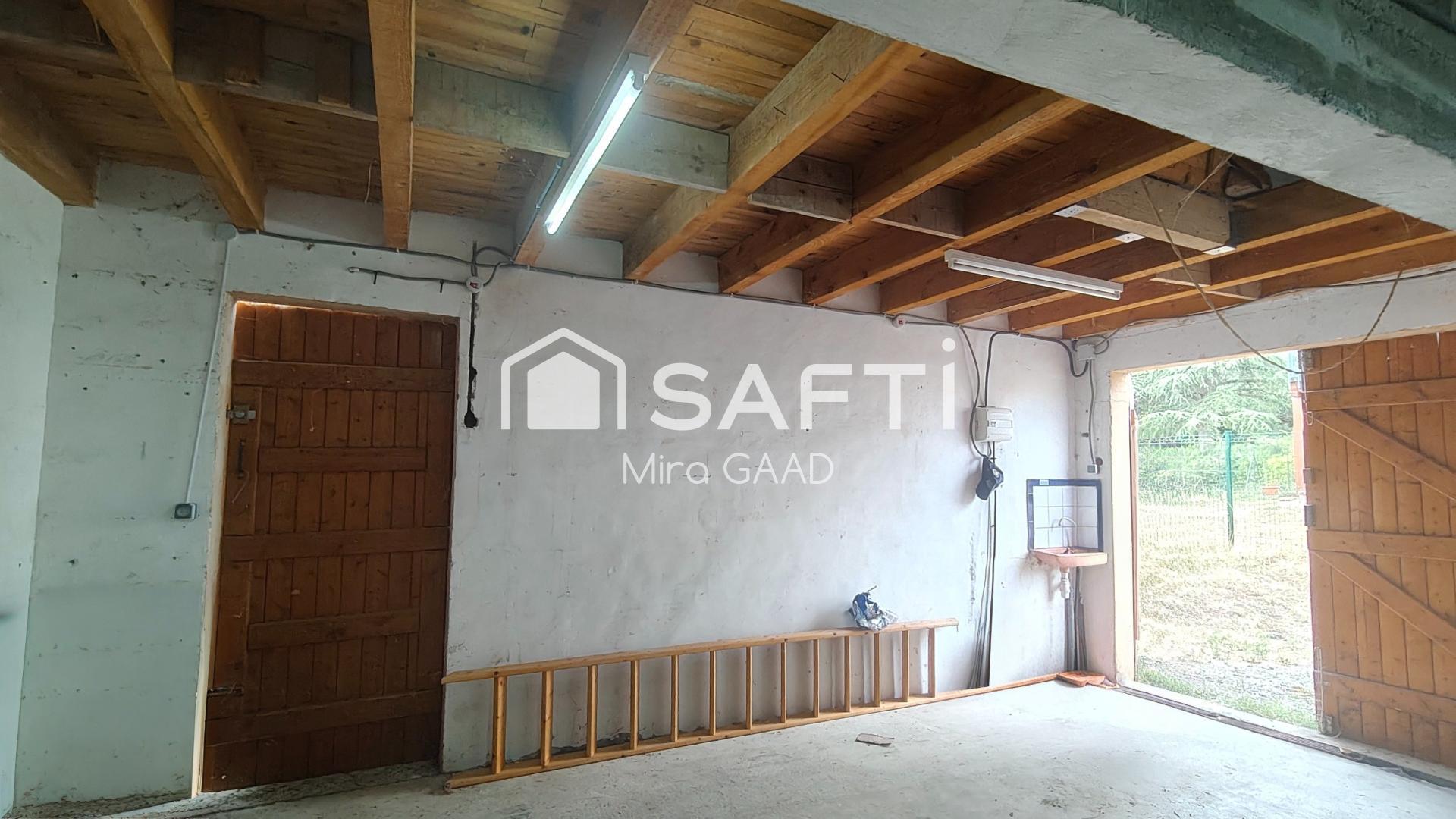 Dépendance avec 660 m2 de terrain au coeur du village NEGOCIABLE