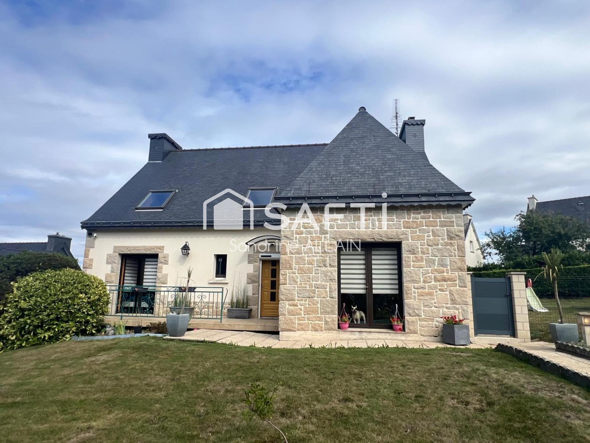 Maison 6 pièces 170 m² · à Callac · 170 m² · 239 000 €