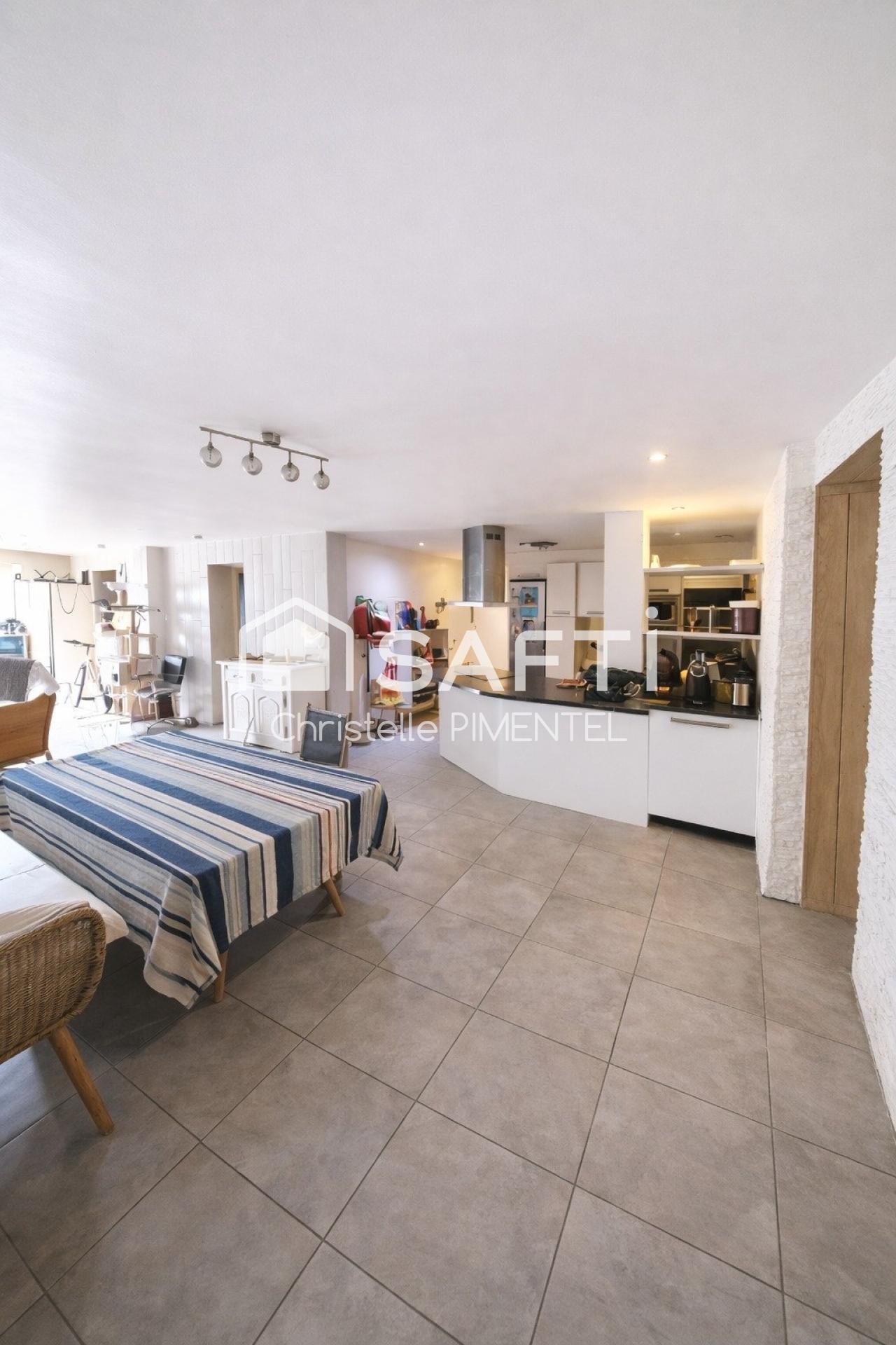 Appartement 5 pièces 149 m² · à Pau · 149 m² · 190 000 €