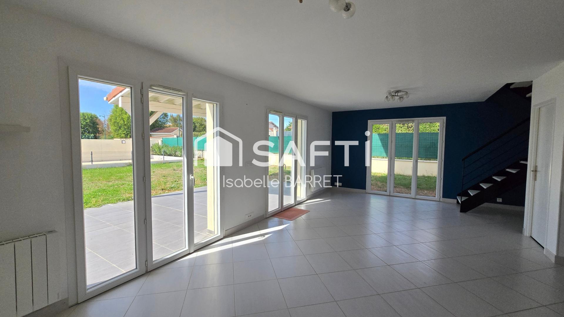 Photo SAFTI — Maison 4 pièces, 115 m² à Bourg Saint Christophe 4
