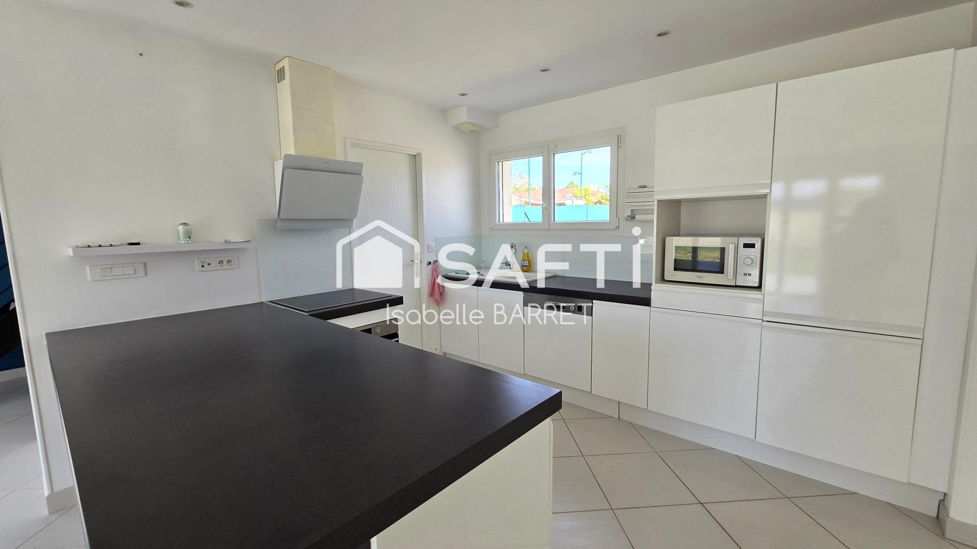 Photo SAFTI — Maison 4 pièces, 115 m² à Bourg Saint Christophe 3